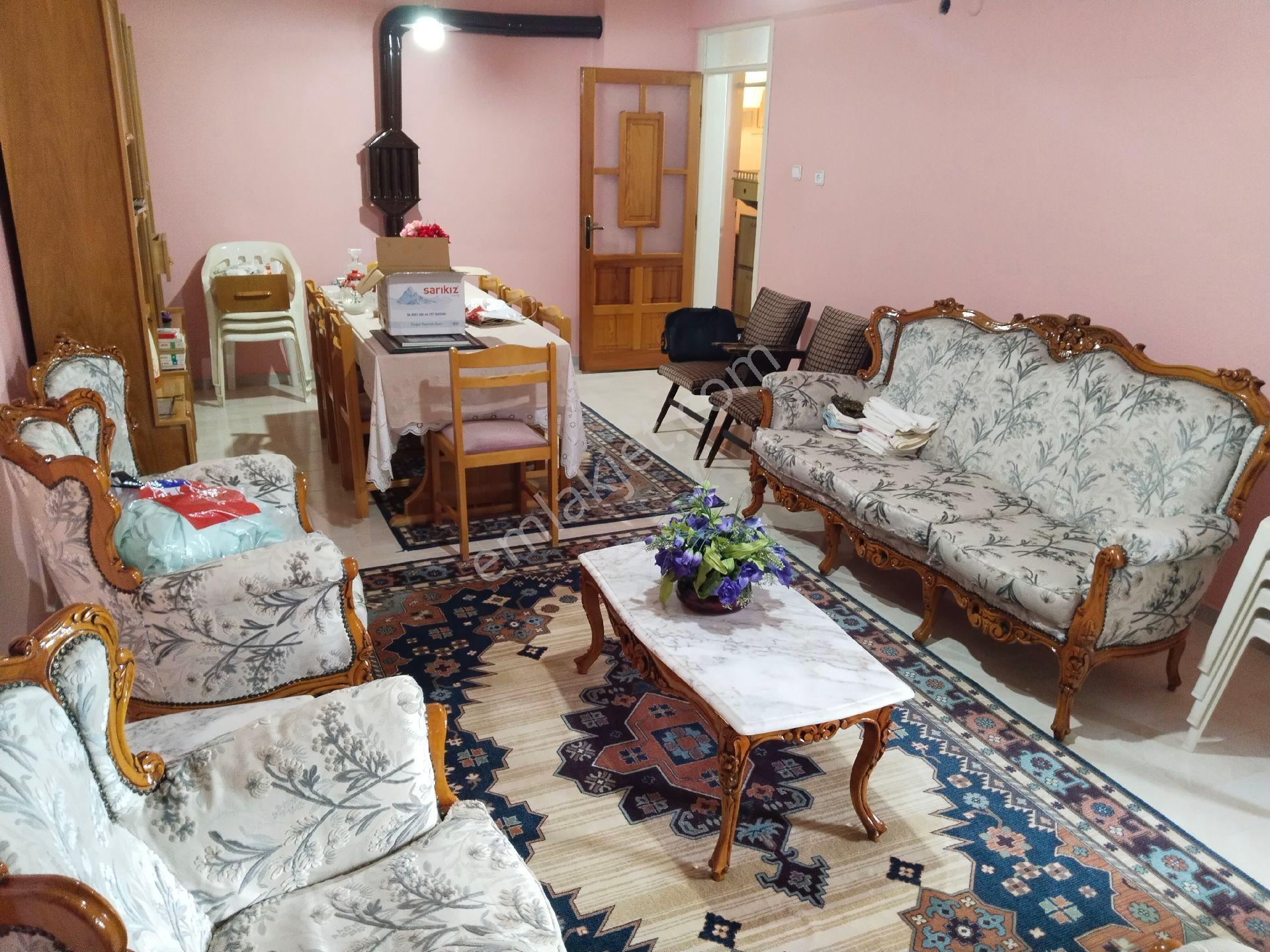 Bergama Bahçelievler Mah Kapalı Mutfak Ara Kat 3+1 Geniş Daire Satılık - Görsel 7