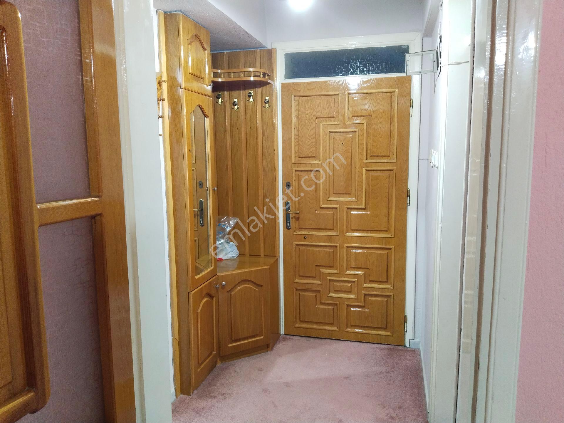 Bergama Bahçelievler Mah Kapalı Mutfak Ara Kat 3+1 Geniş Daire Satılık - Görsel 5