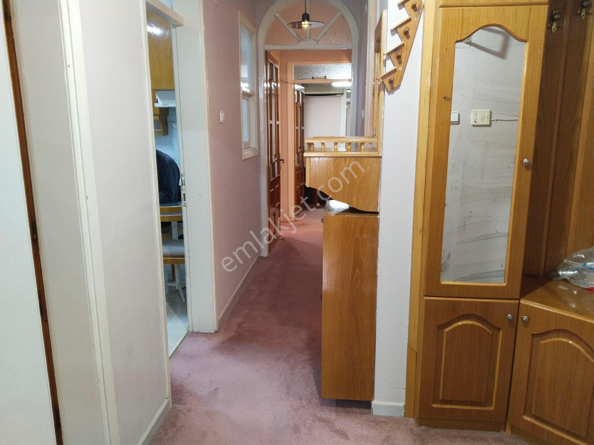 Bergama Bahçelievler Mah Kapalı Mutfak Ara Kat 3+1 Geniş Daire Satılık - Görsel 10