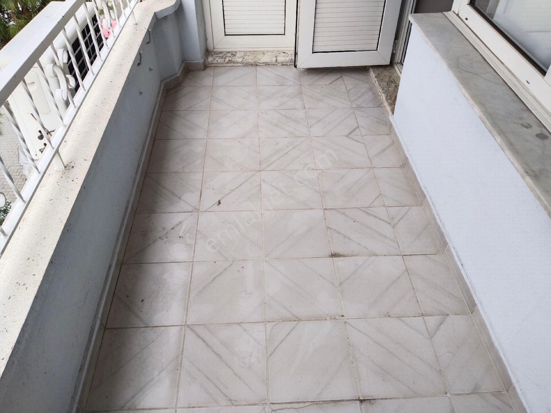 Bergama Bahçelievler Mah Kapalı Mutfak Ara Kat 3+1 Geniş Daire Satılık - Görsel 11