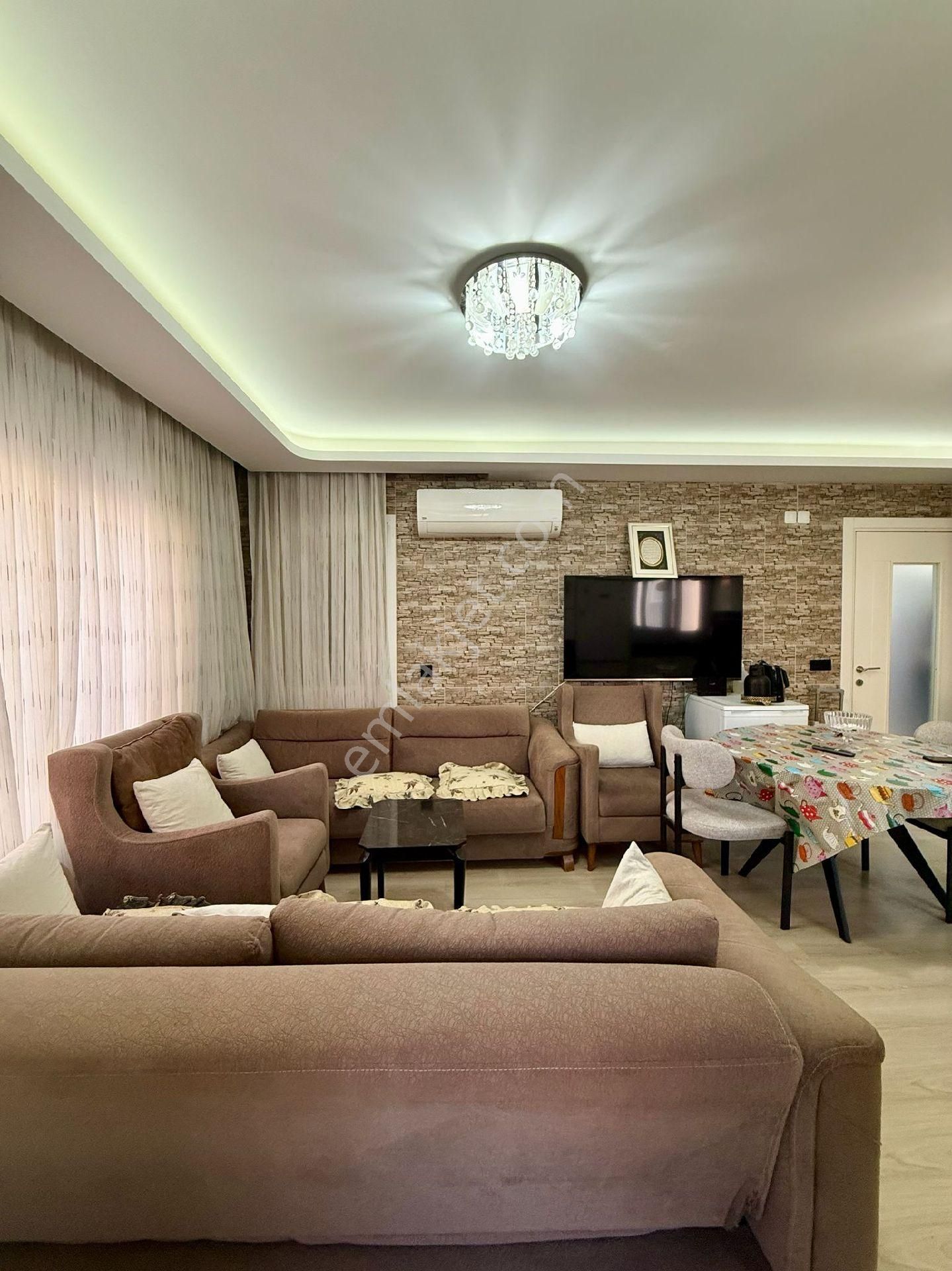 Otogar Arkasıhavuzlu Site İçersinde 2+1 3.kat 80 M2 Doğalgazlı Arakat Cam Balkonlu Daire