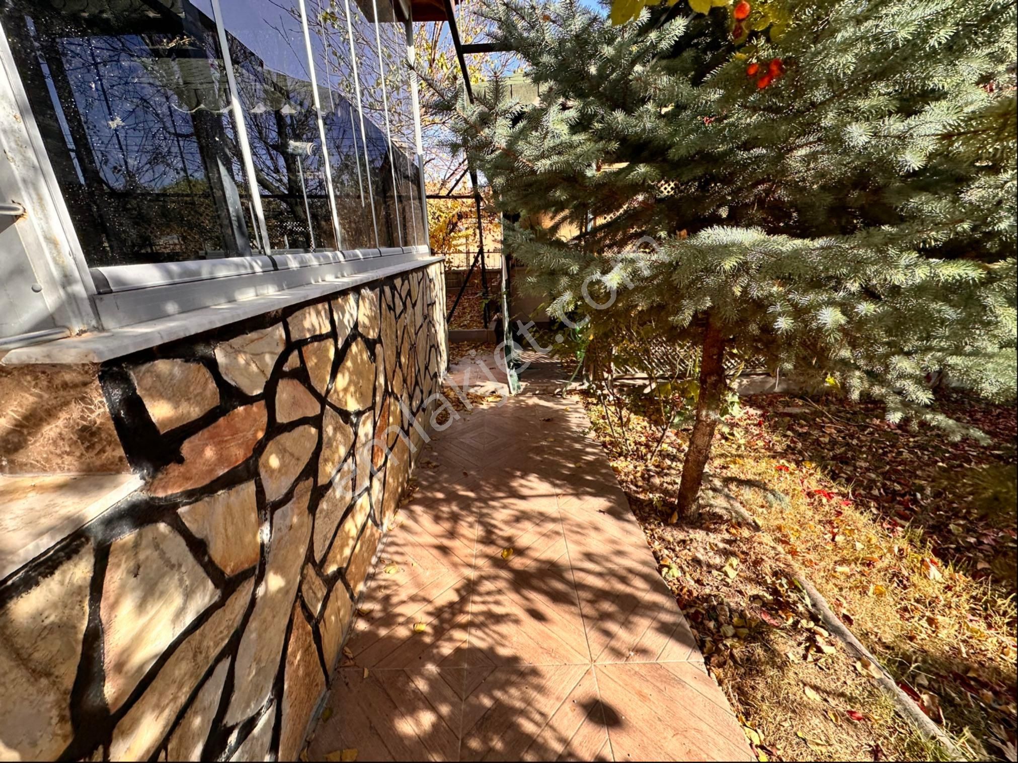 Korkuteli Uzunoluk Mahallesinde Full Bakımlı Müstakil Ev - Görsel 11