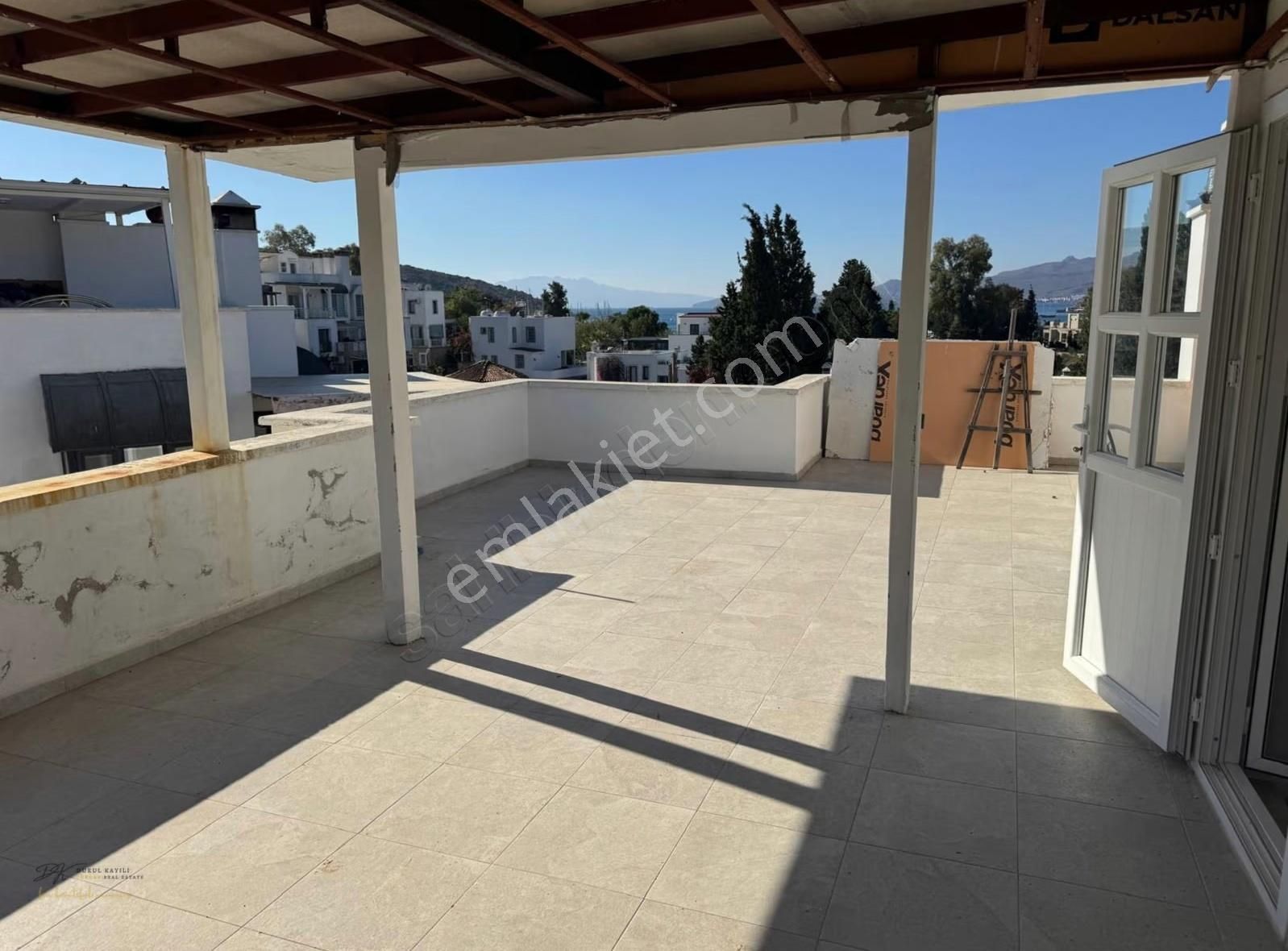 Bodrum Bitez'de Genis Teras Kullanımlı Üst Kat Daire - Görsel 8