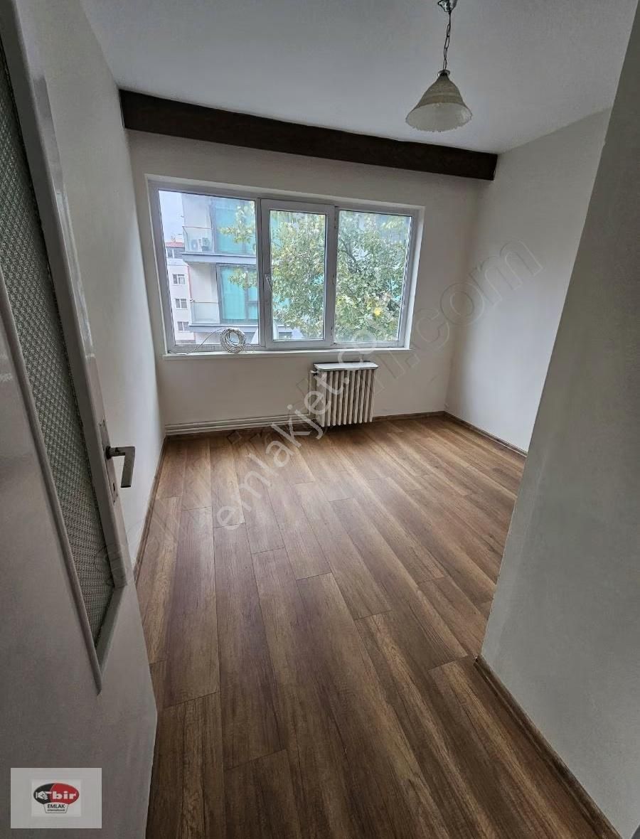 Tunalihilmi Kocatepe Yönünde Kiralık Daire - Görsel 11