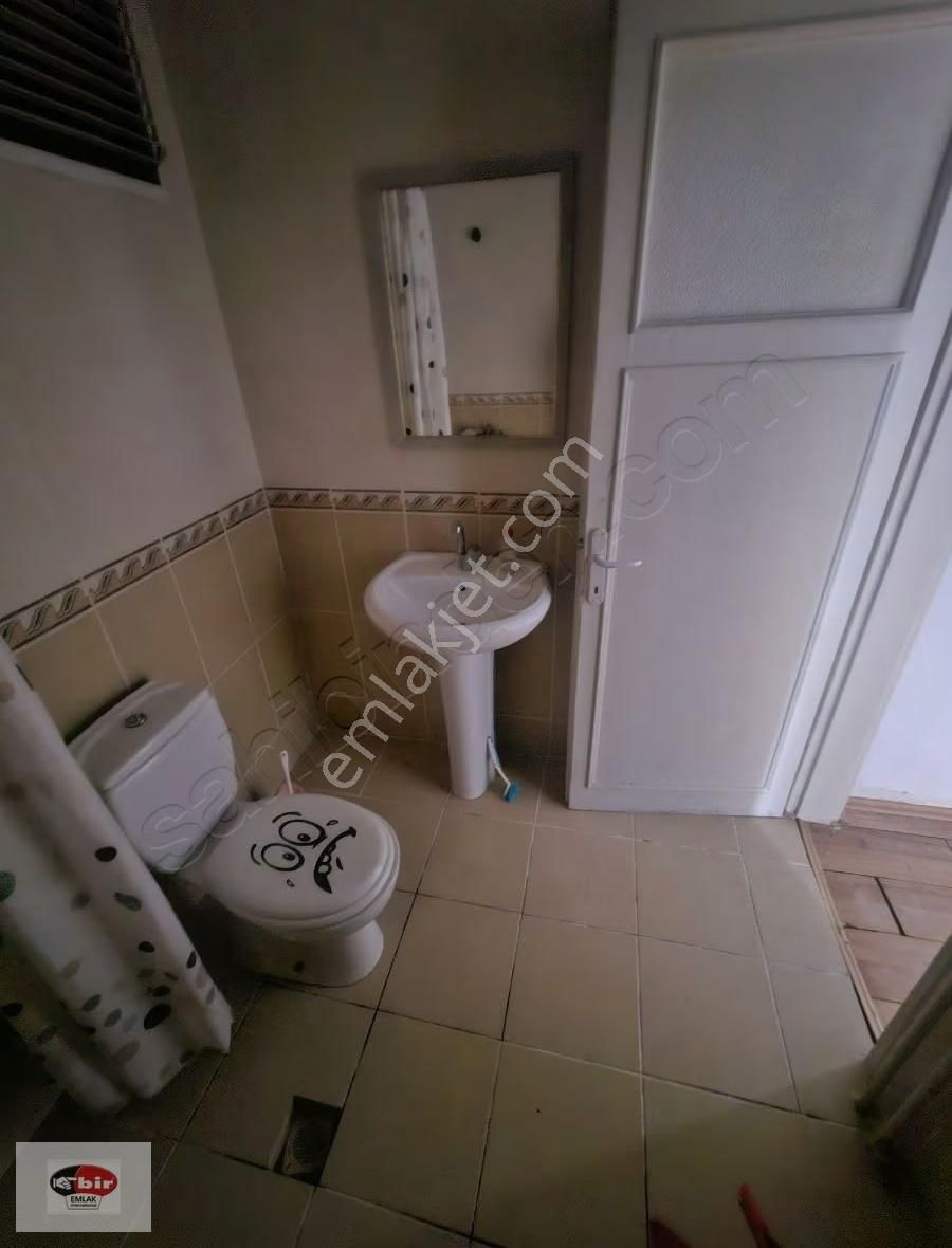 Esat Akyüz Sokakta 2+1 Giriş Kat Kiralık Daire - Görsel 14