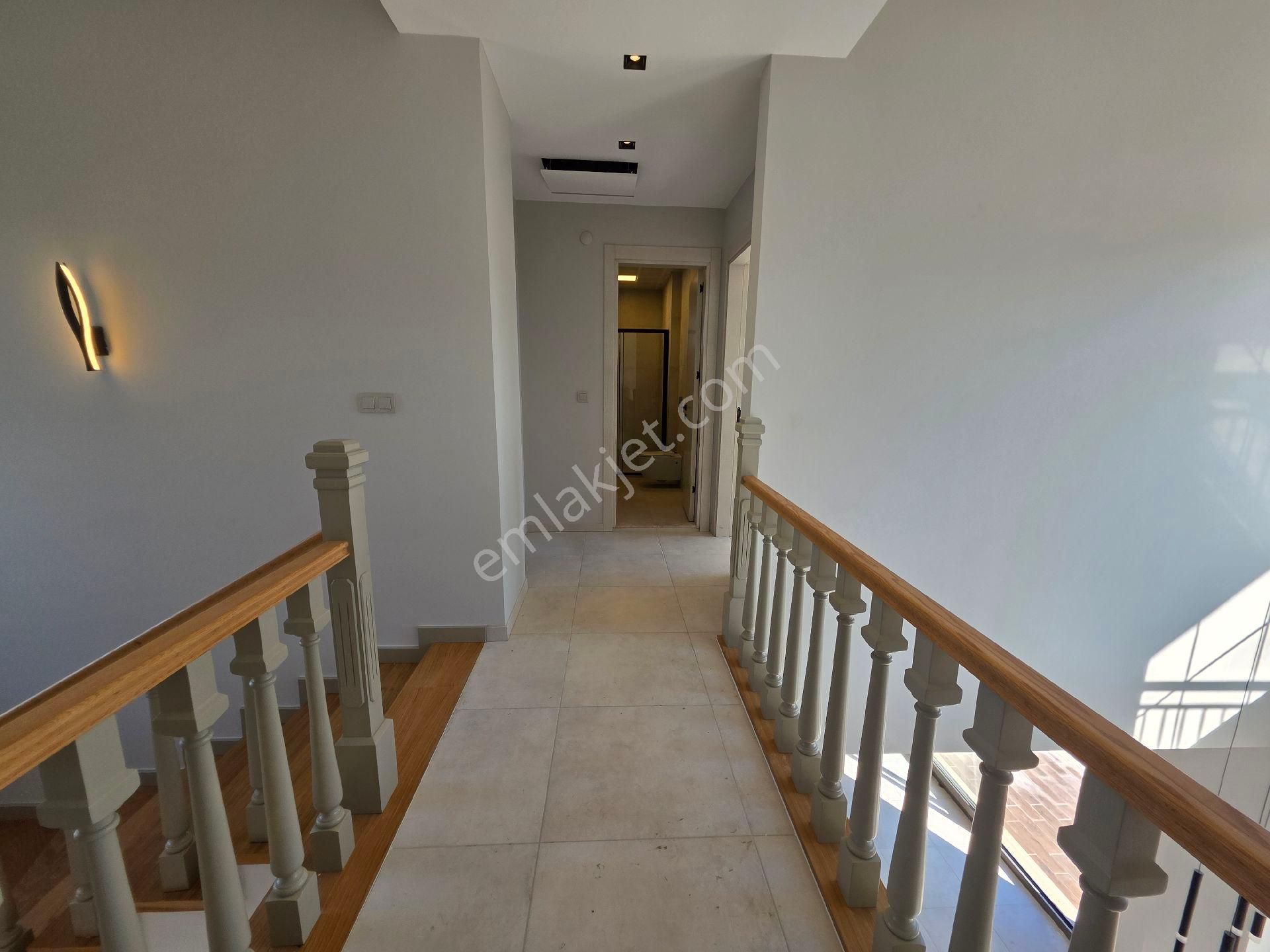 Kuşadası Satılık 4+1 Full Eşyalı Villa - Görsel 29