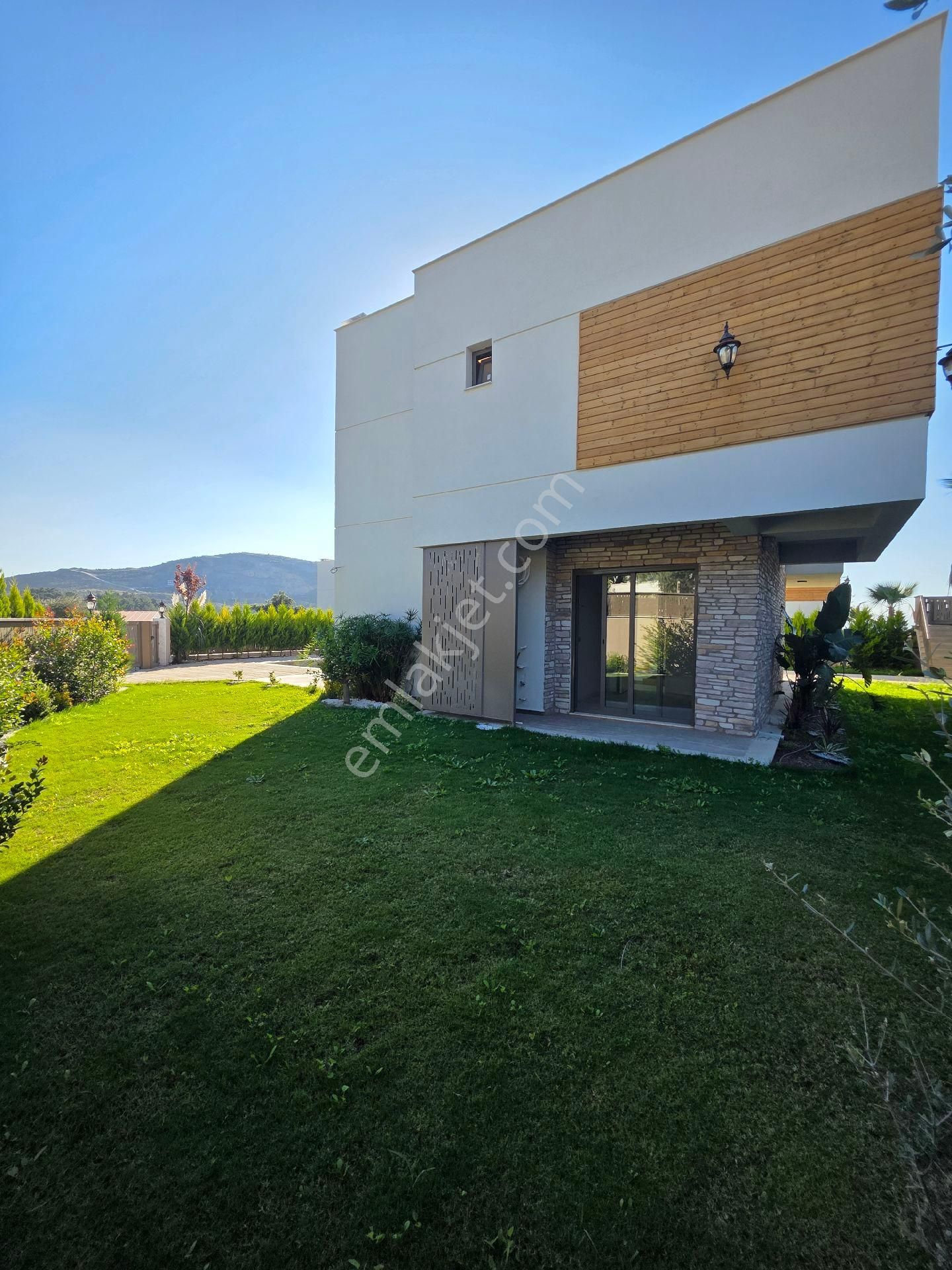 Kuşadası Satılık 4+1 Full Eşyalı Villa - Görsel 9