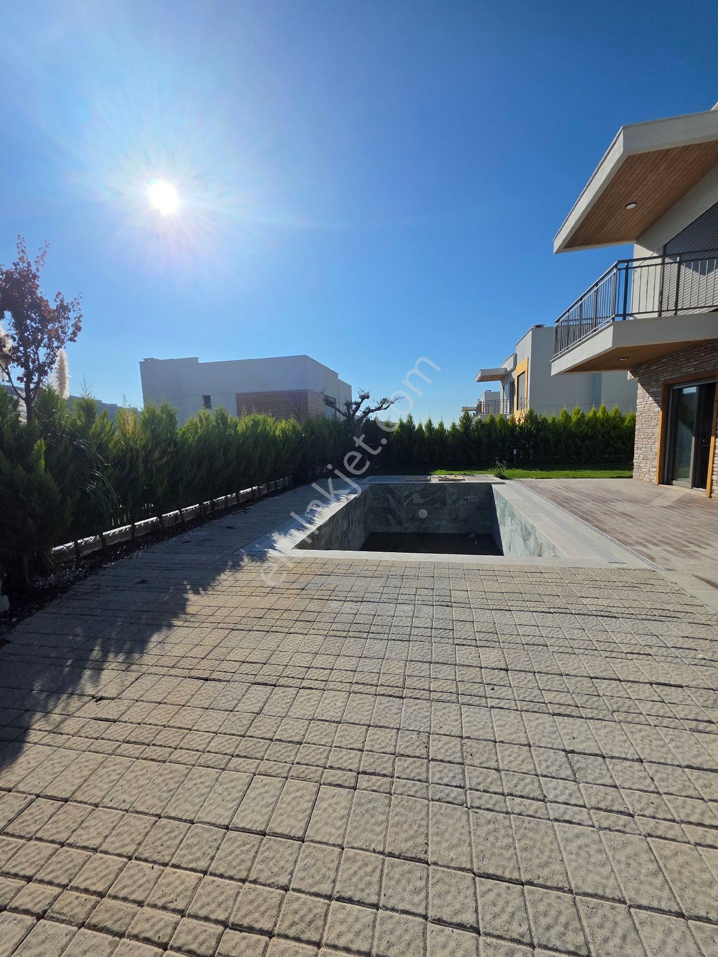 Kuşadası Satılık 4+1 Full Eşyalı Villa - Görsel 4