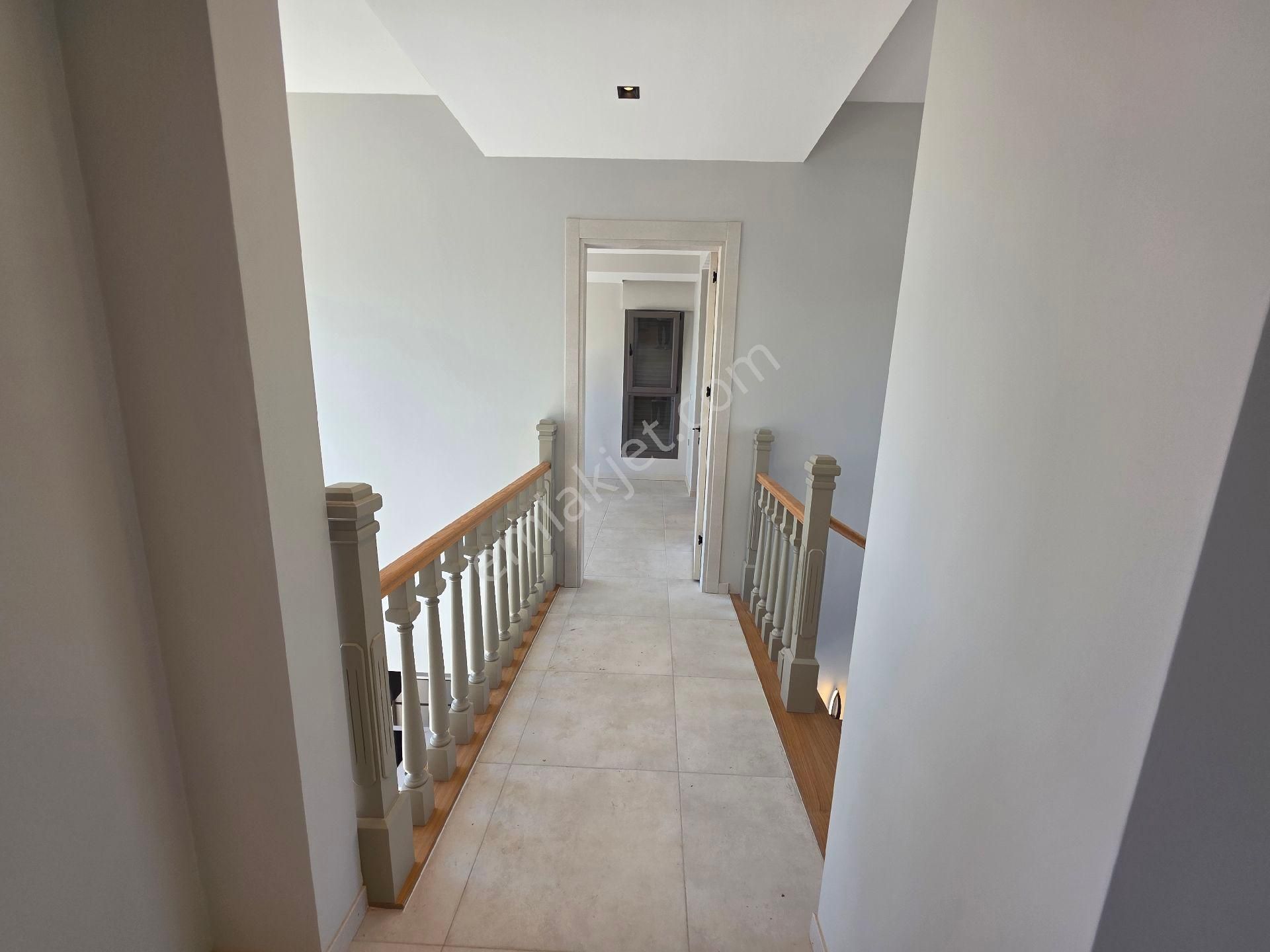 Kuşadası Satılık 4+1 Full Eşyalı Villa - Görsel 31