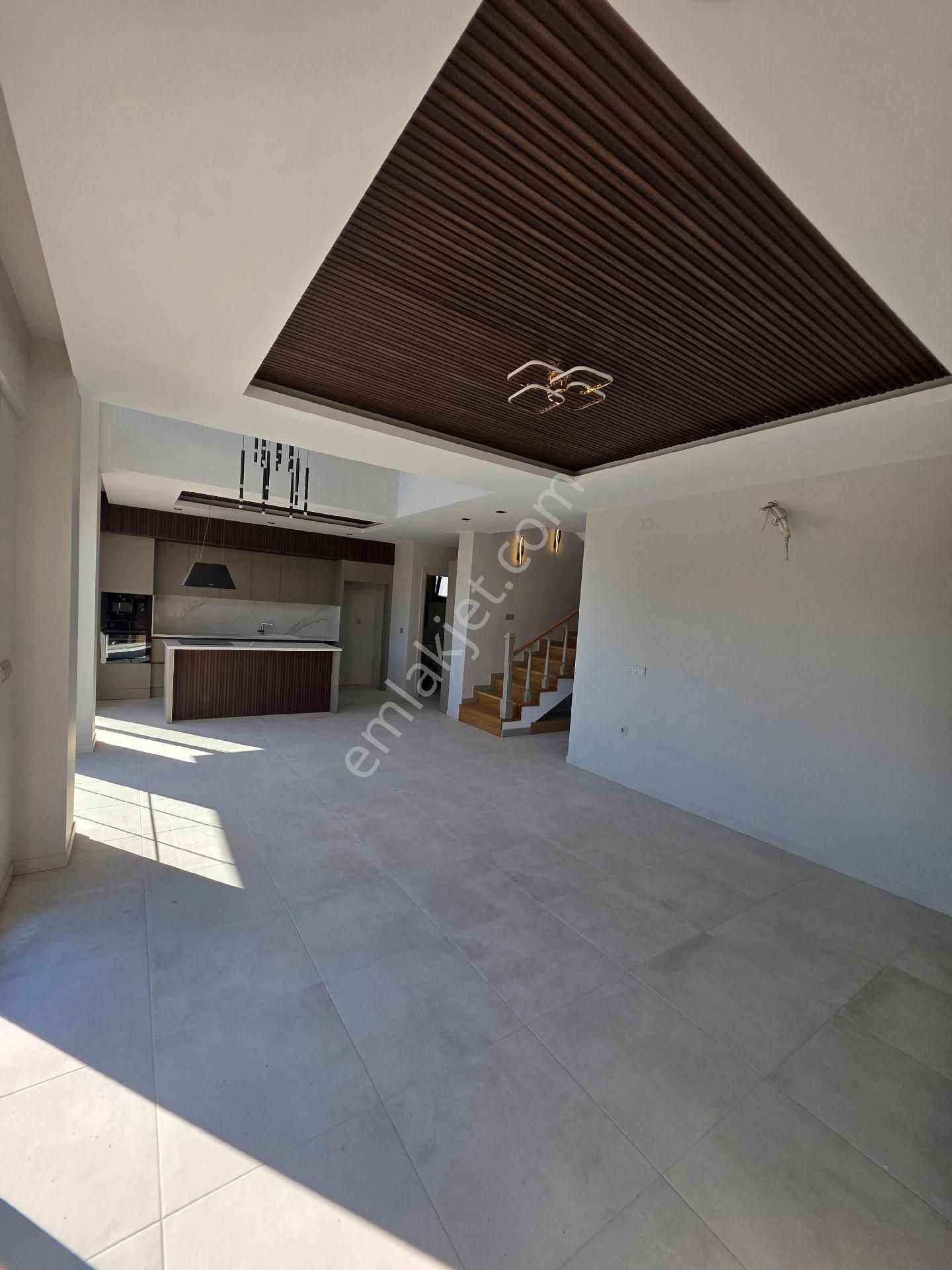 Kuşadası Satılık 4+1 Full Eşyalı Villa - Görsel 14