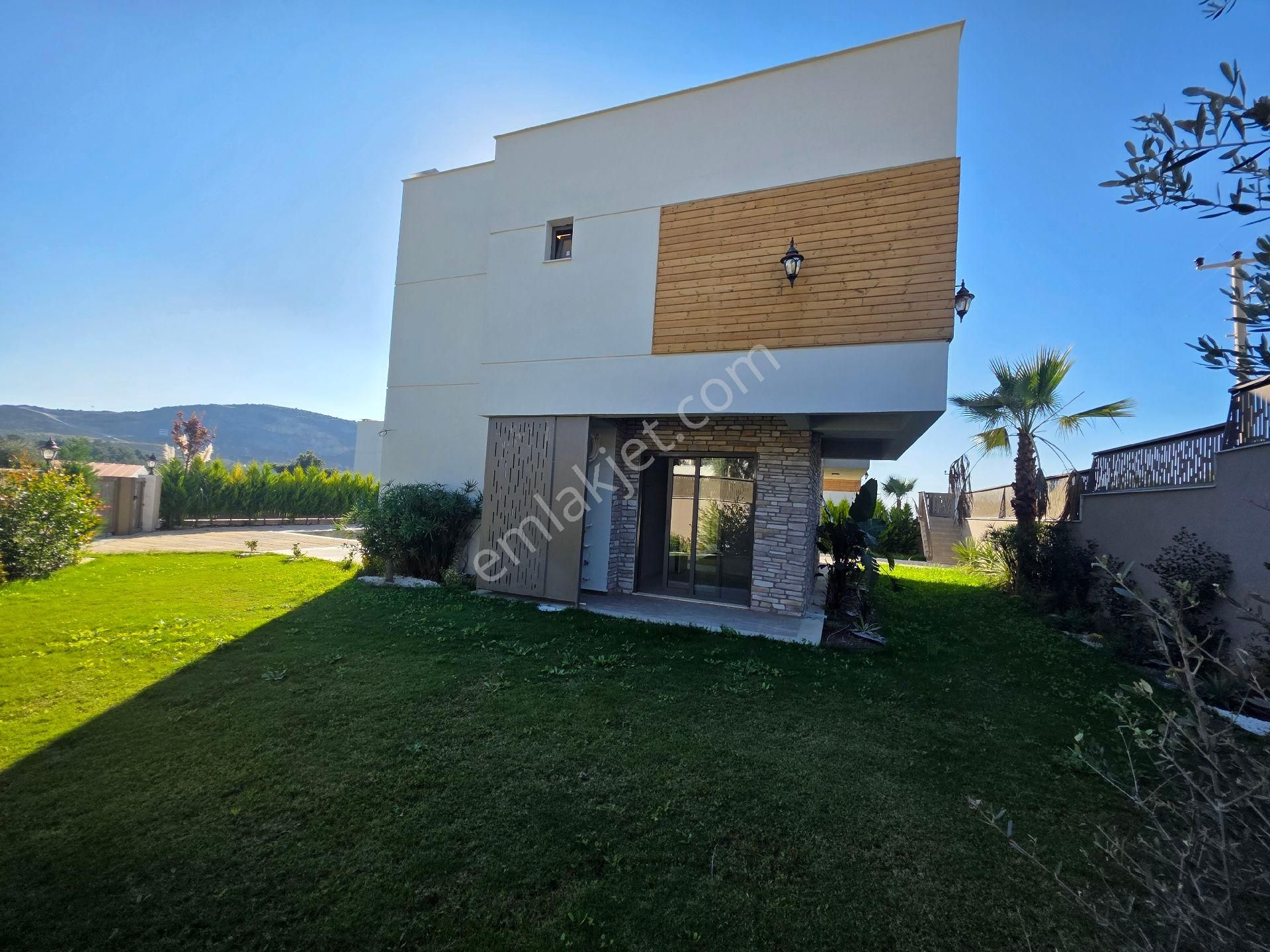 Kuşadası Satılık 4+1 Full Eşyalı Villa - Görsel 7