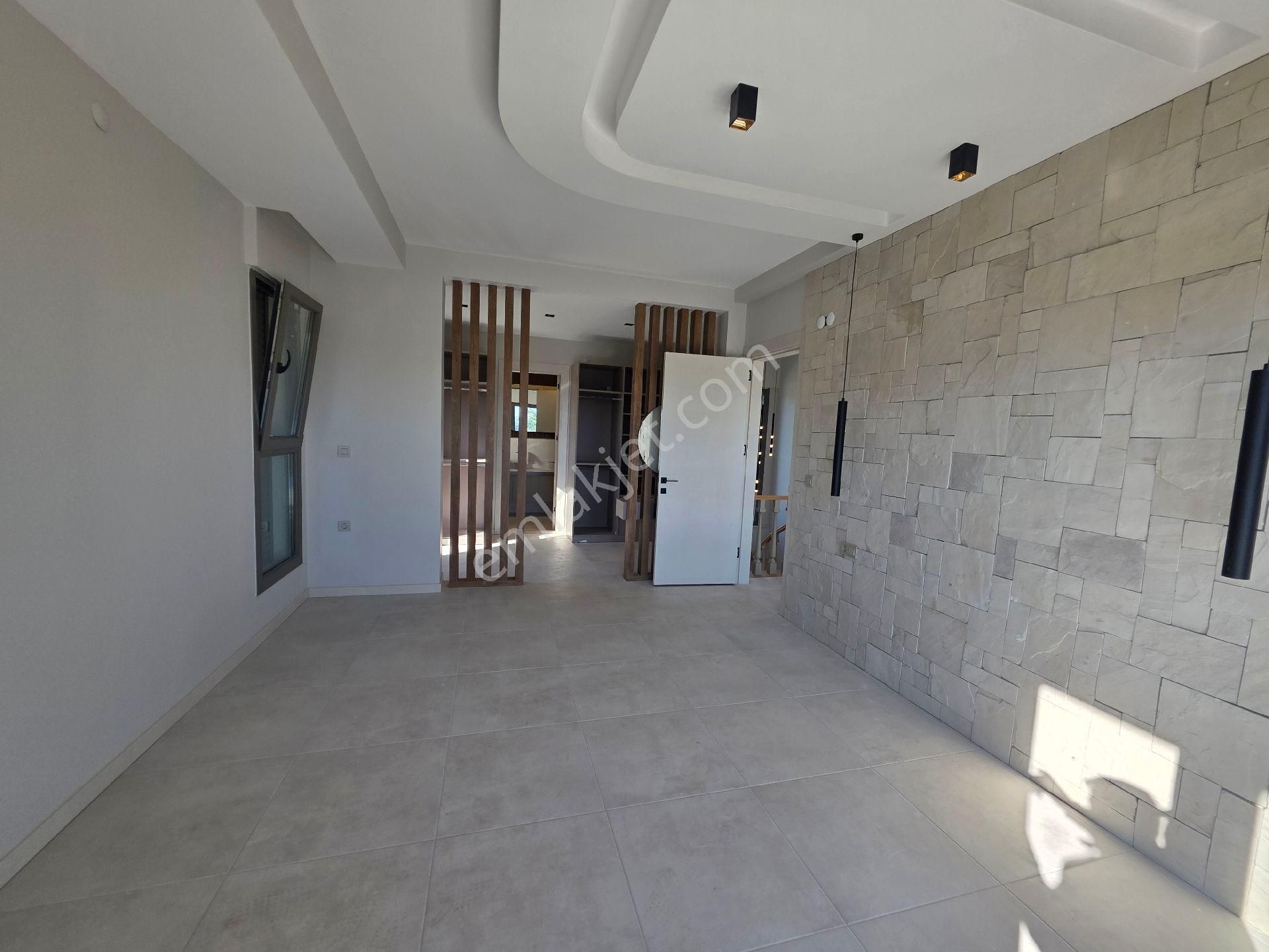 Kuşadası Satılık 4+1 Full Eşyalı Villa - Görsel 23