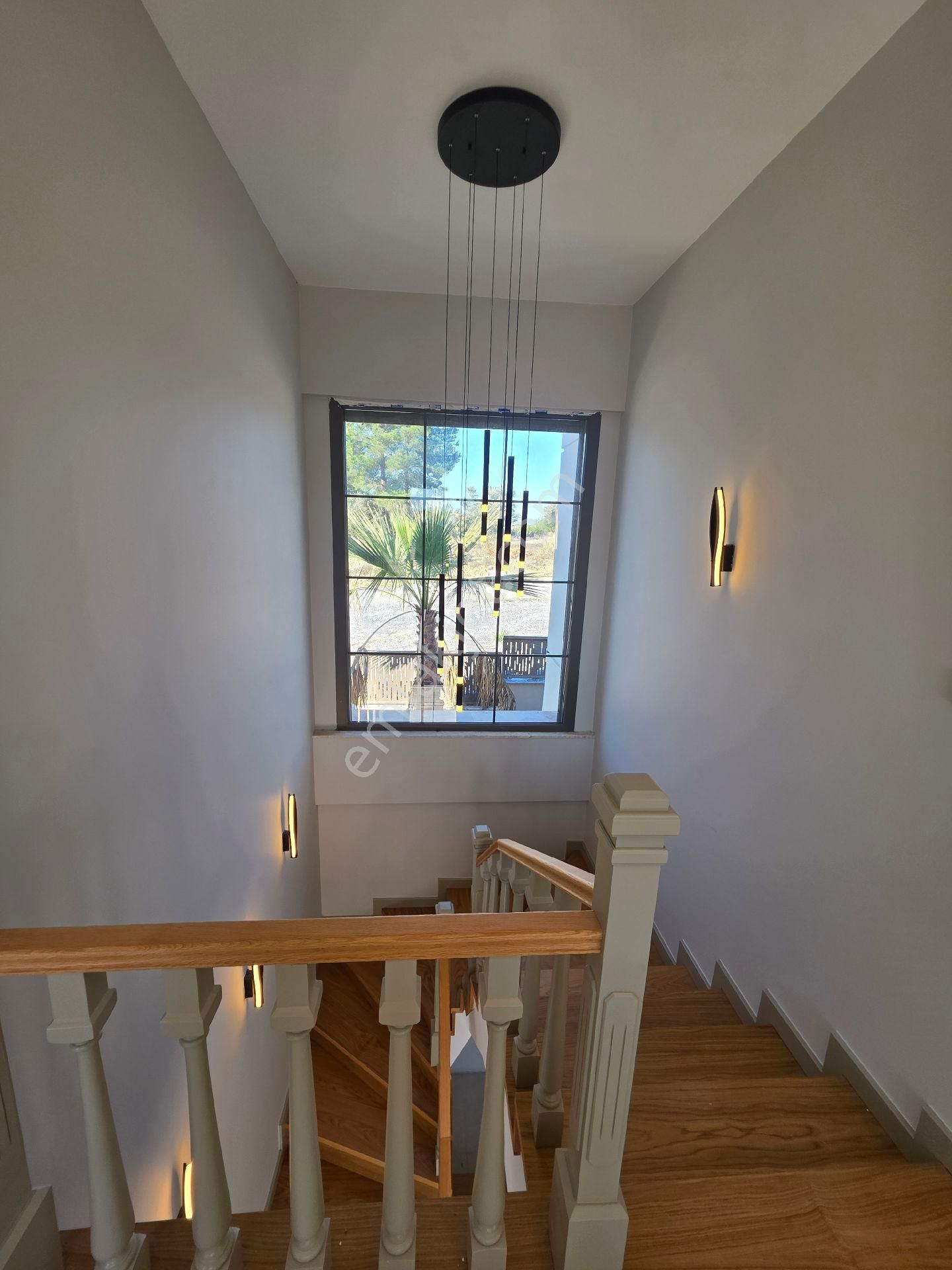 Kuşadası Satılık 4+1 Full Eşyalı Villa - Görsel 27