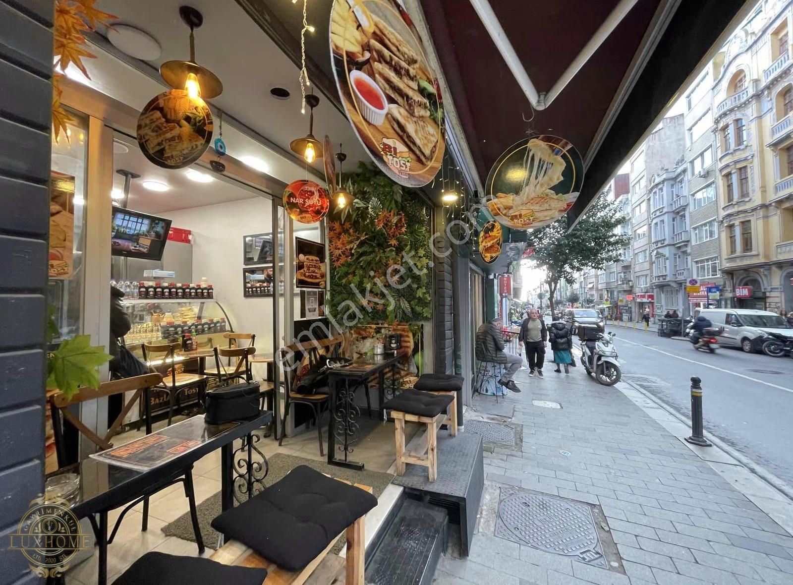 Kurtuluş Caddesinde Prestijli Konumda 2 Katlı Hazır Devren