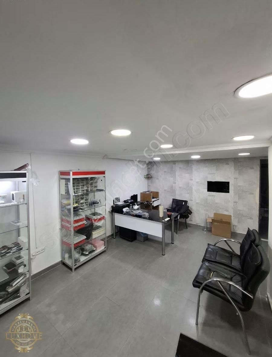 Osmanbey Telefoncular Sokağında Devirli 3 Katlı Dükkan - Görsel 4