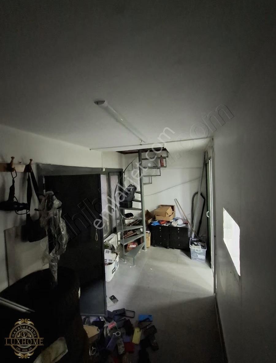 Osmanbey Telefoncular Sokağında Devirli 3 Katlı Dükkan - Görsel 10