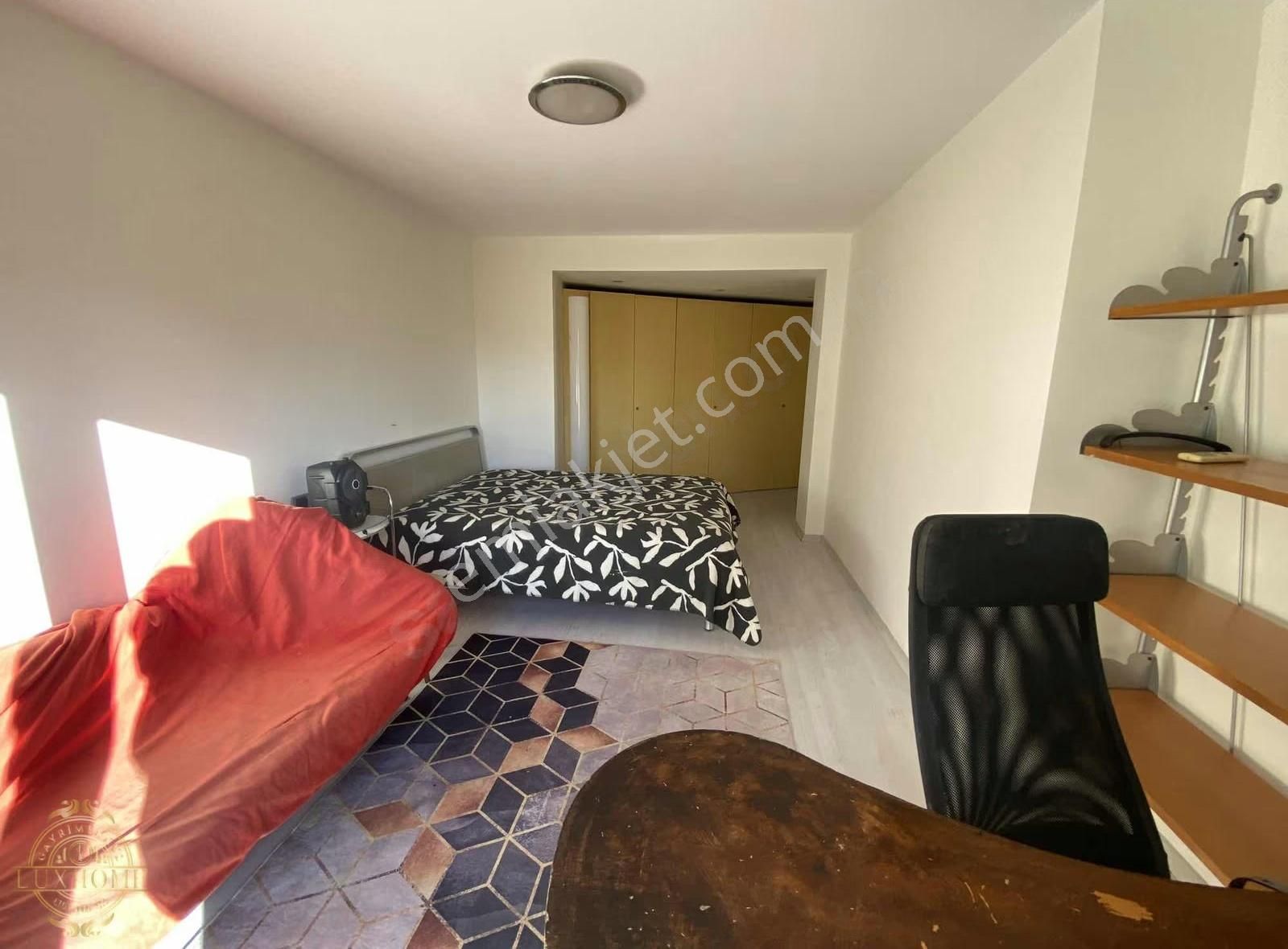 19 Mayıs Mahallesinde Lüks Eşyalı Jakuzili Manzaralı 3+1 Daire - Görsel 18