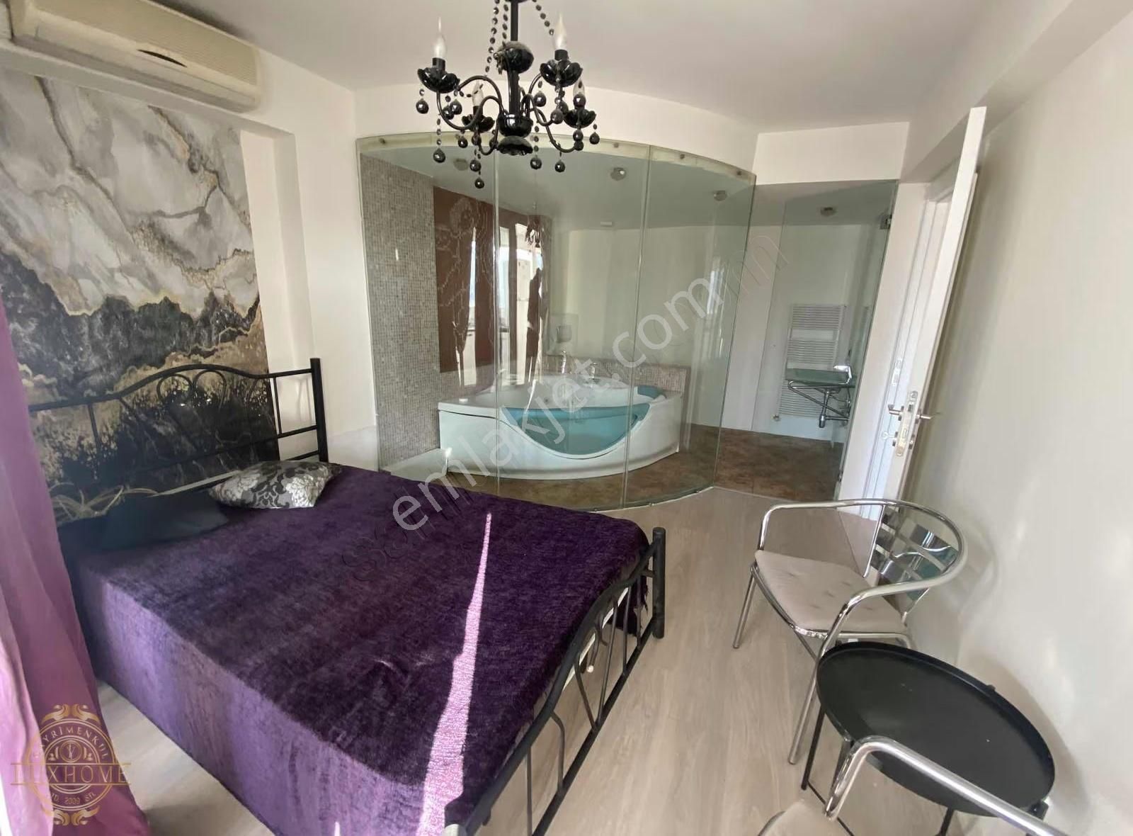 19 Mayıs Mahallesinde Lüks Eşyalı Jakuzili Manzaralı 3+1 Daire