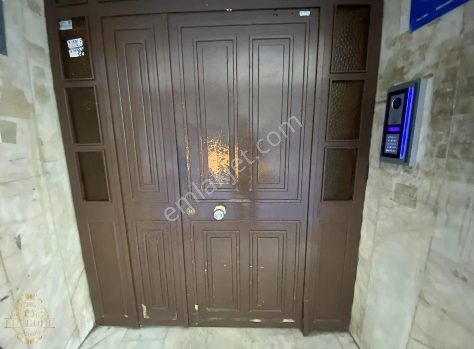 19 Mayıs Mahallesinde Lüks Eşyalı Jakuzili Manzaralı 3+1 Daire - Görsel 13