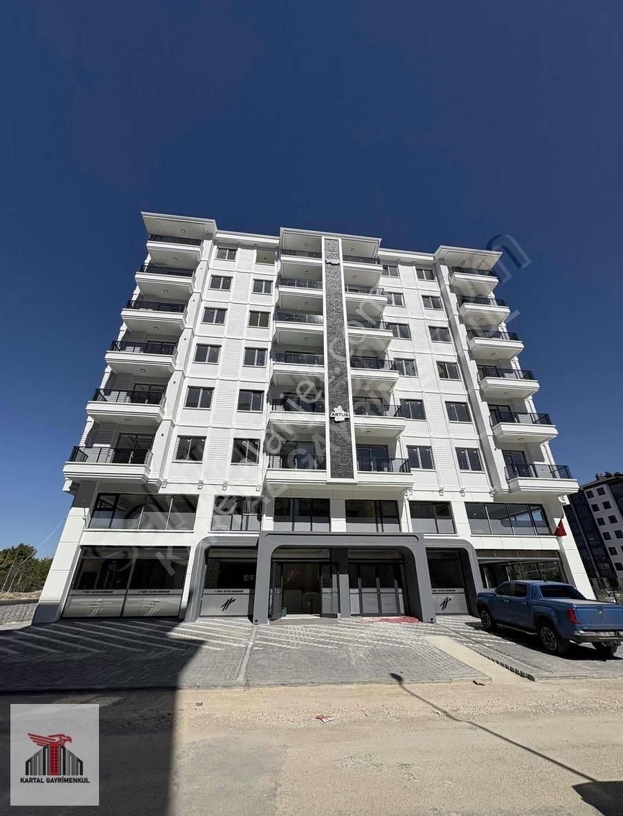 Kartal Gayrimenkul'den Arakat Ön Cephe 2+1 Lüx - Görsel 8