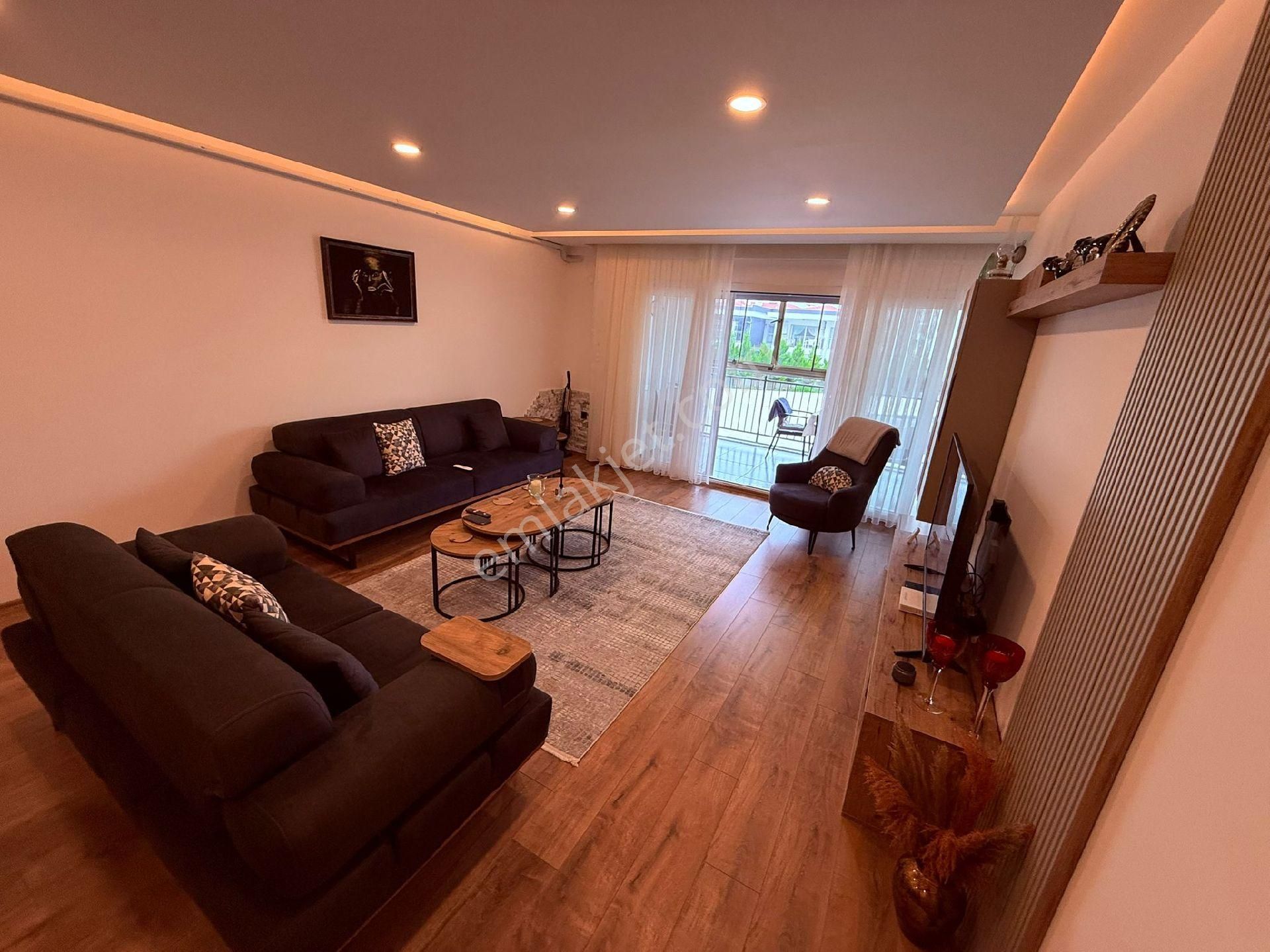 Kuşadası Otogar Arkası Kirazlı Yolu Bölgesi Havuzlu Site De Satılık 3+1 Daire - Görsel 3