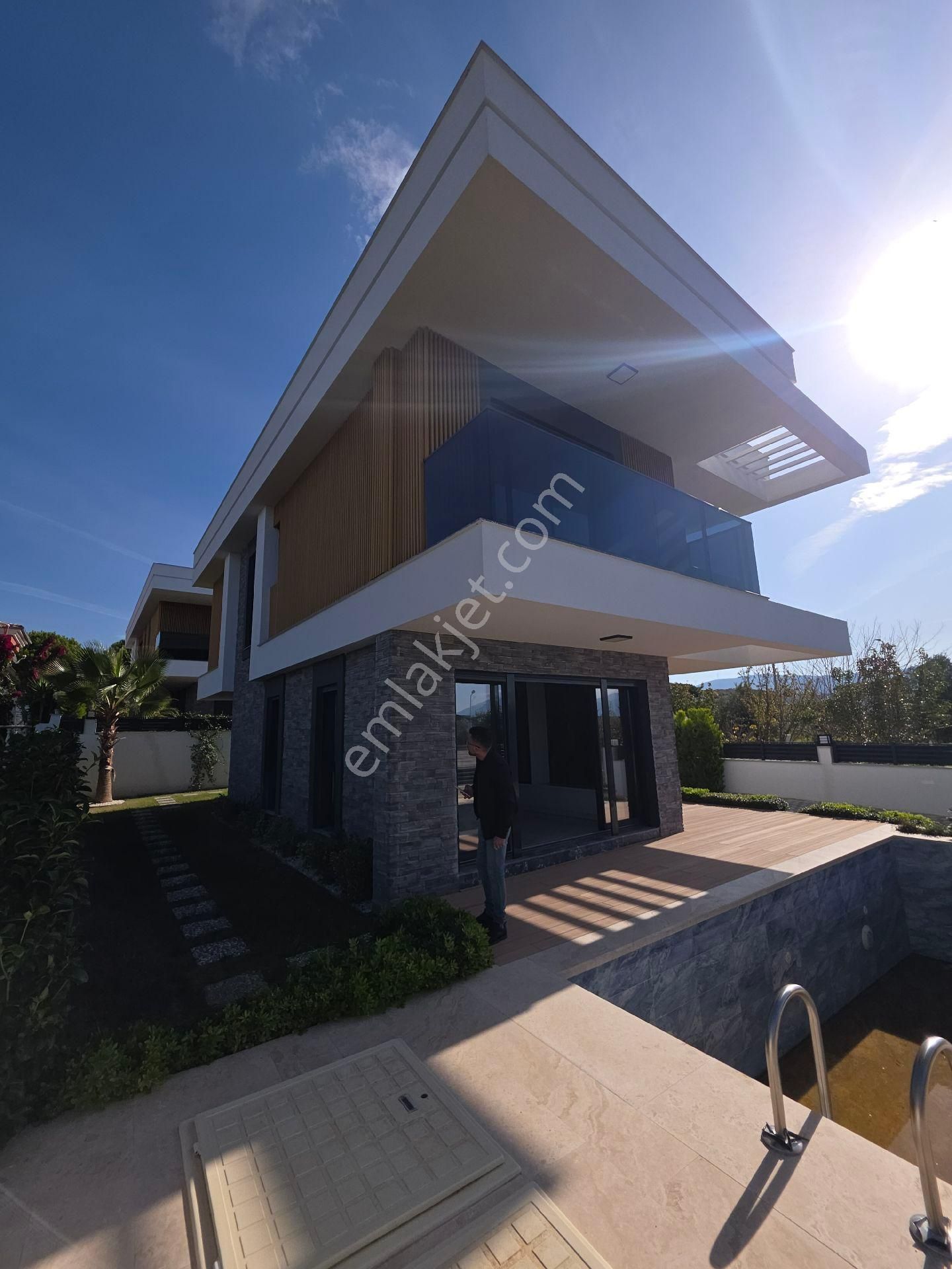 Kuşadası Satılık 4+1 Villa - Görsel 20