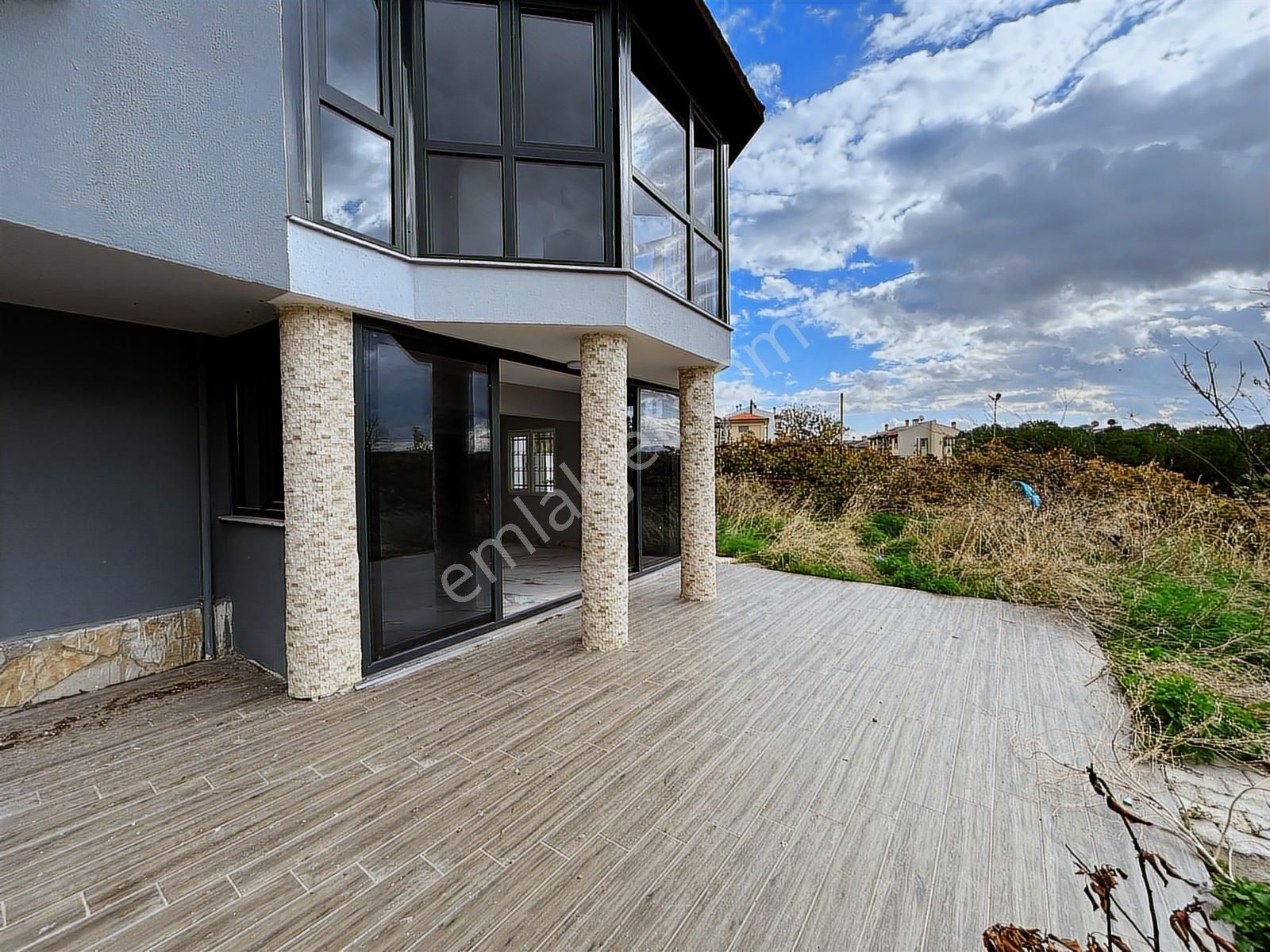 İzmir Menemen Villakent'te Satılık Full Tadilatlı Tripleks Villa - Görsel 18