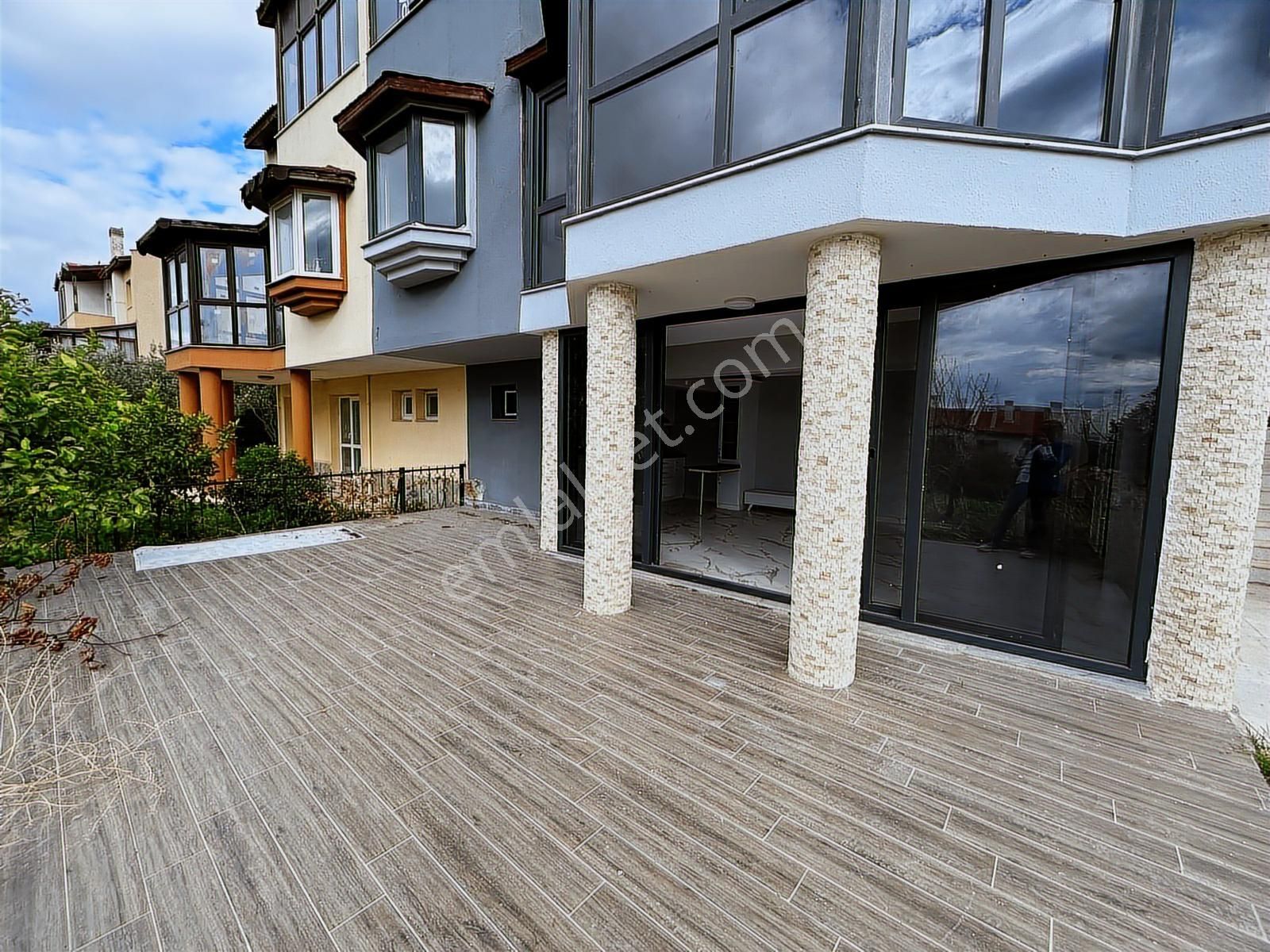 İzmir Menemen Villakent'te Satılık Full Tadilatlı Tripleks Villa - Görsel 11