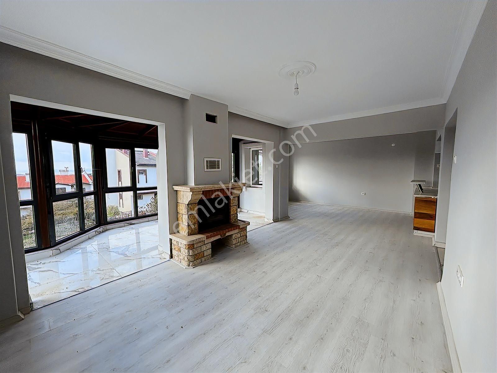 İzmir Menemen Villakent'te Satılık Full Tadilatlı Tripleks Villa - Görsel 31