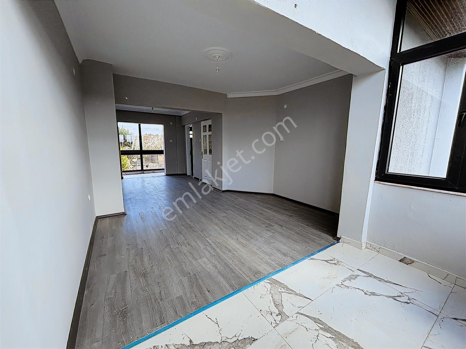 İzmir Menemen Villakent'te Satılık Full Tadilatlı Tripleks Villa - Görsel 6