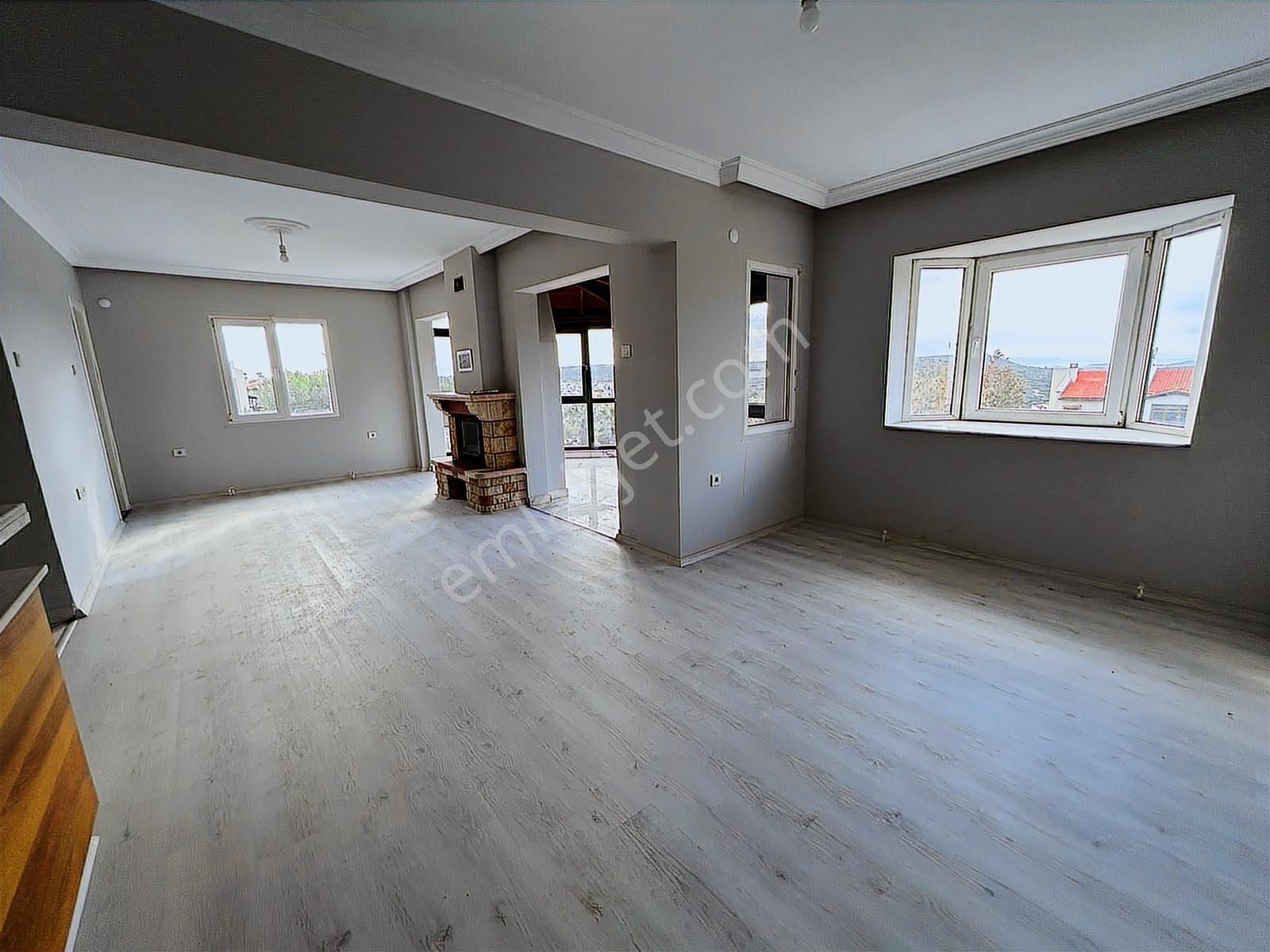 İzmir Menemen Villakent'te Satılık Full Tadilatlı Tripleks Villa - Görsel 17