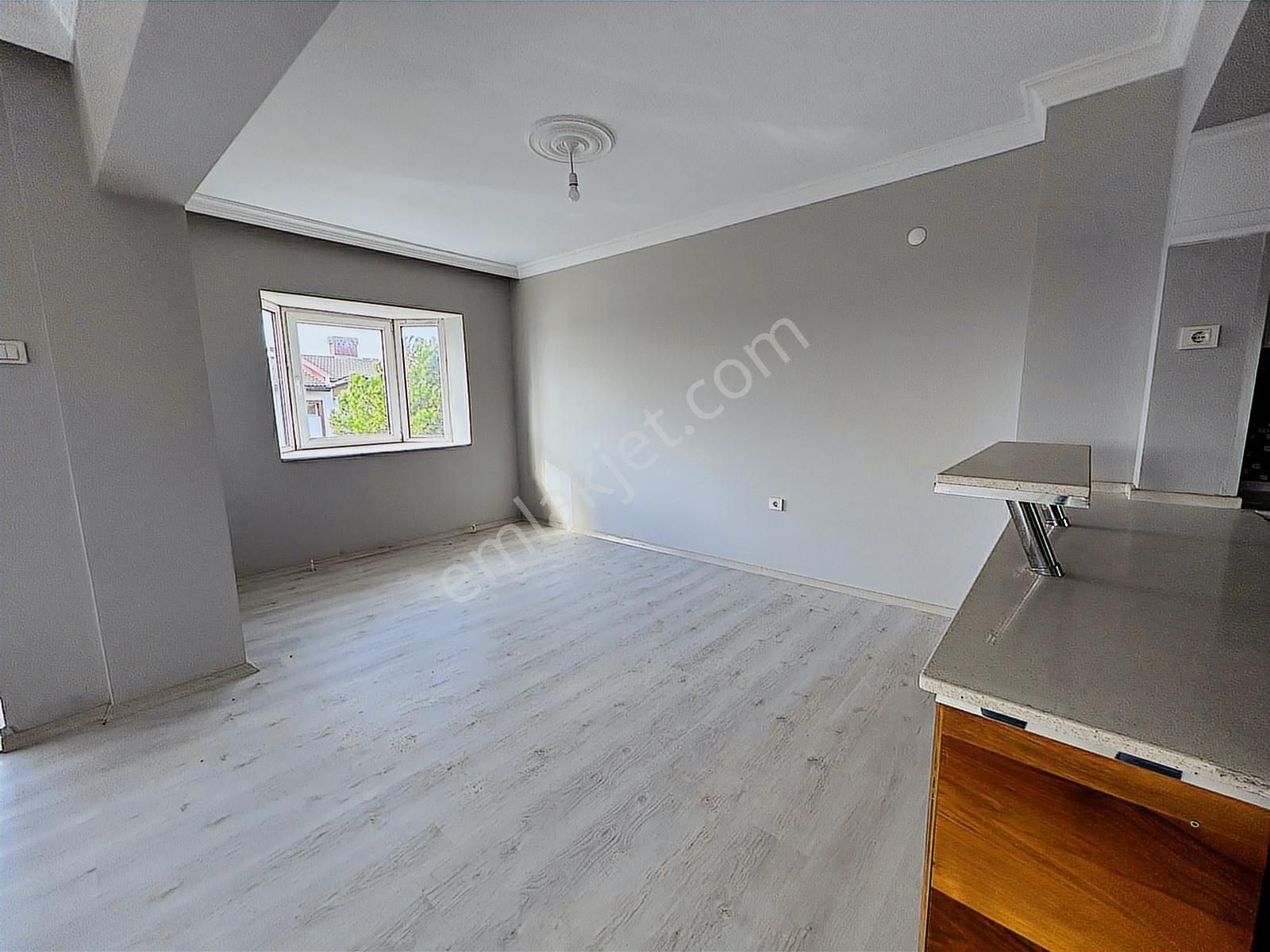 İzmir Menemen Villakent'te Satılık Full Tadilatlı Tripleks Villa - Görsel 3