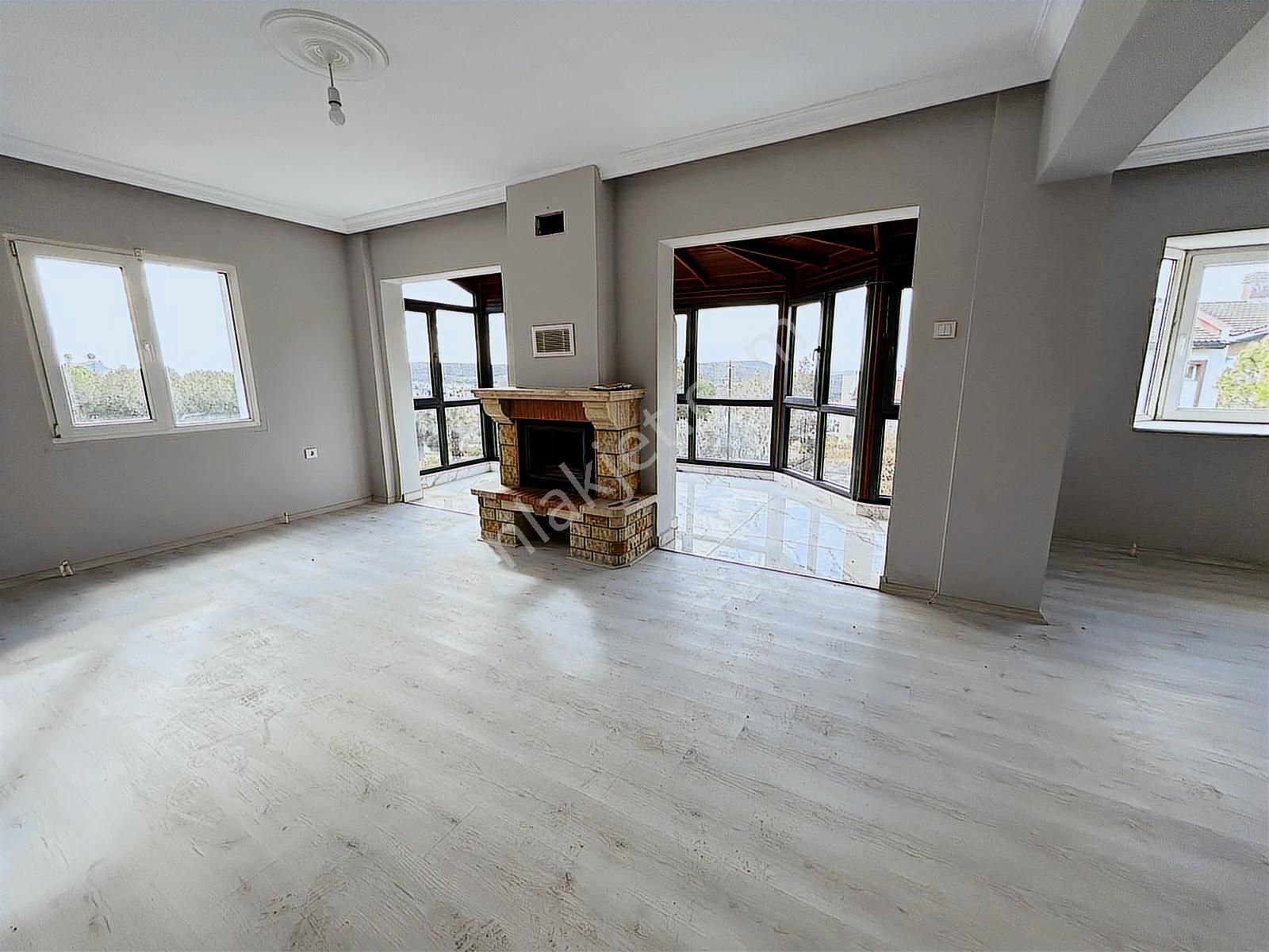 İzmir Menemen Villakent'te Satılık Full Tadilatlı Tripleks Villa - Görsel 8