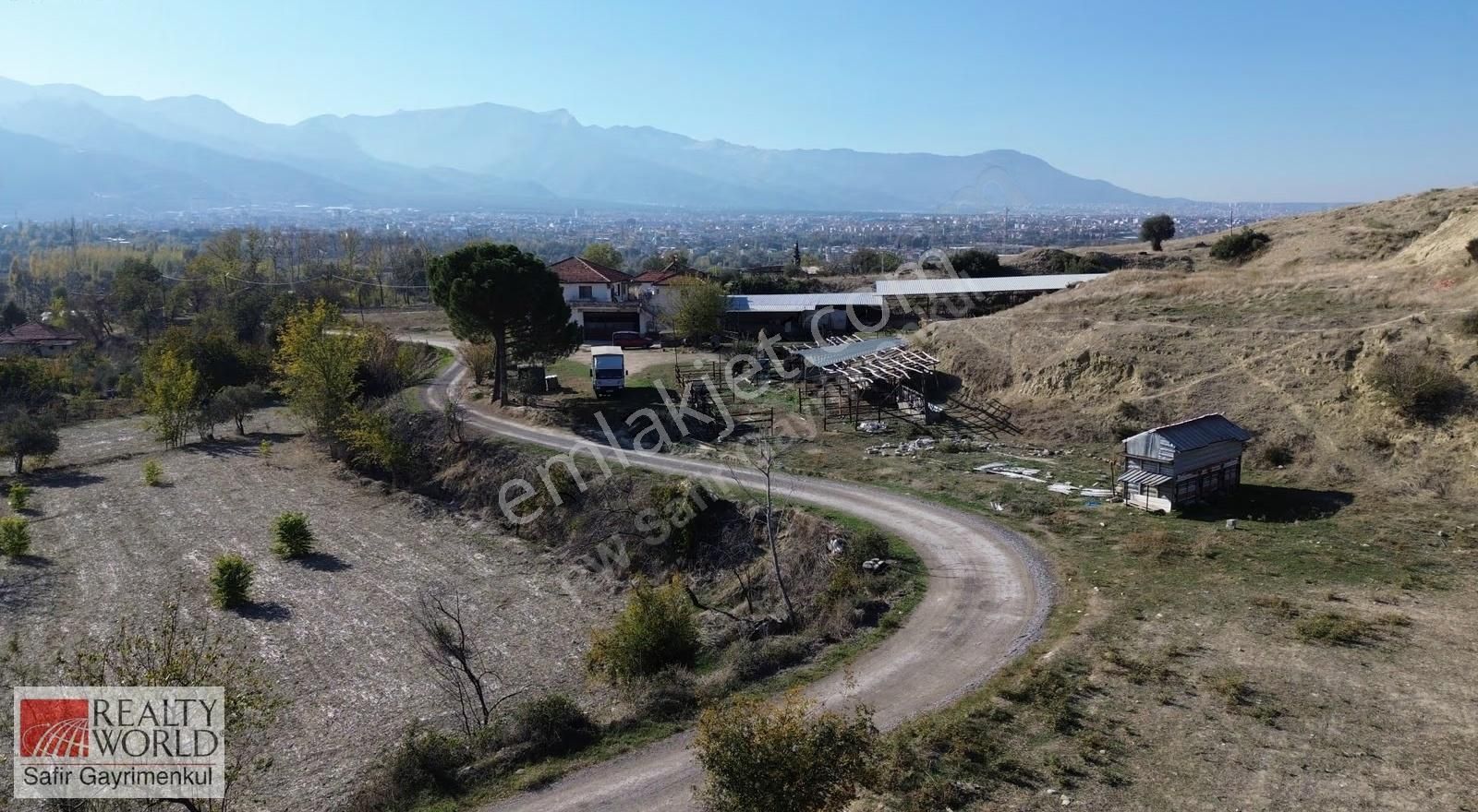 Karakurt Yolu Üzerinde 13700 M2 Hayvancılık-tarıma Uygun Tarla - Görsel 16