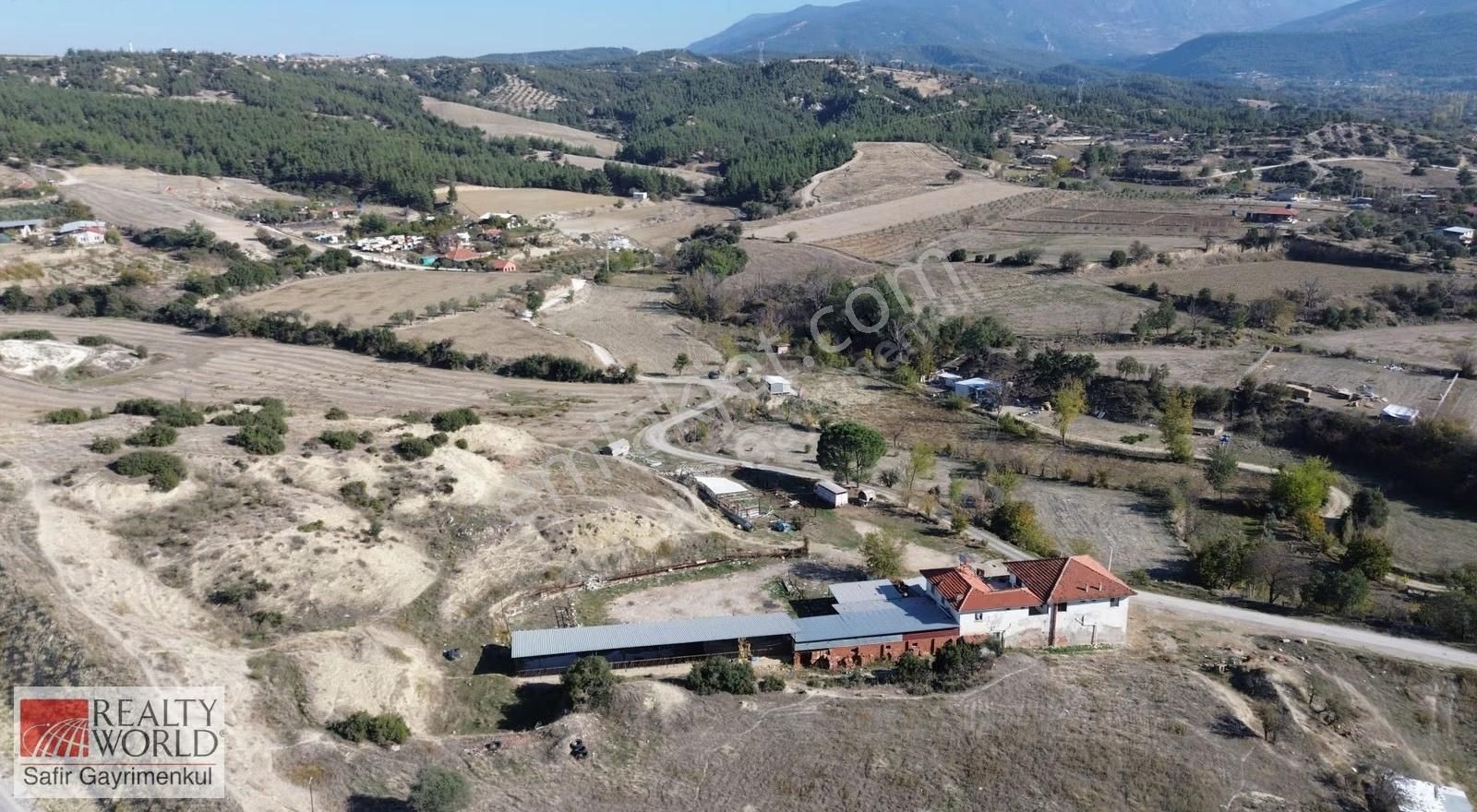 Karakurt Yolu Üzerinde 13700 M2 Hayvancılık-tarıma Uygun Tarla - Görsel 24