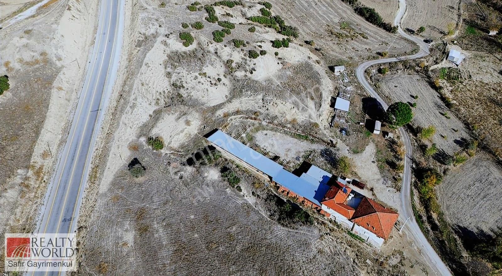 Karakurt Yolu Üzerinde 13700 M2 Hayvancılık-tarıma Uygun Tarla - Görsel 10