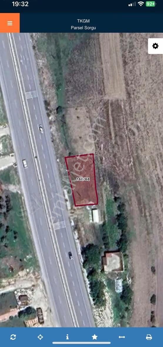 Burdur İli Bucak İlçesi Seydiköy Köyünde Satılık Tarla.