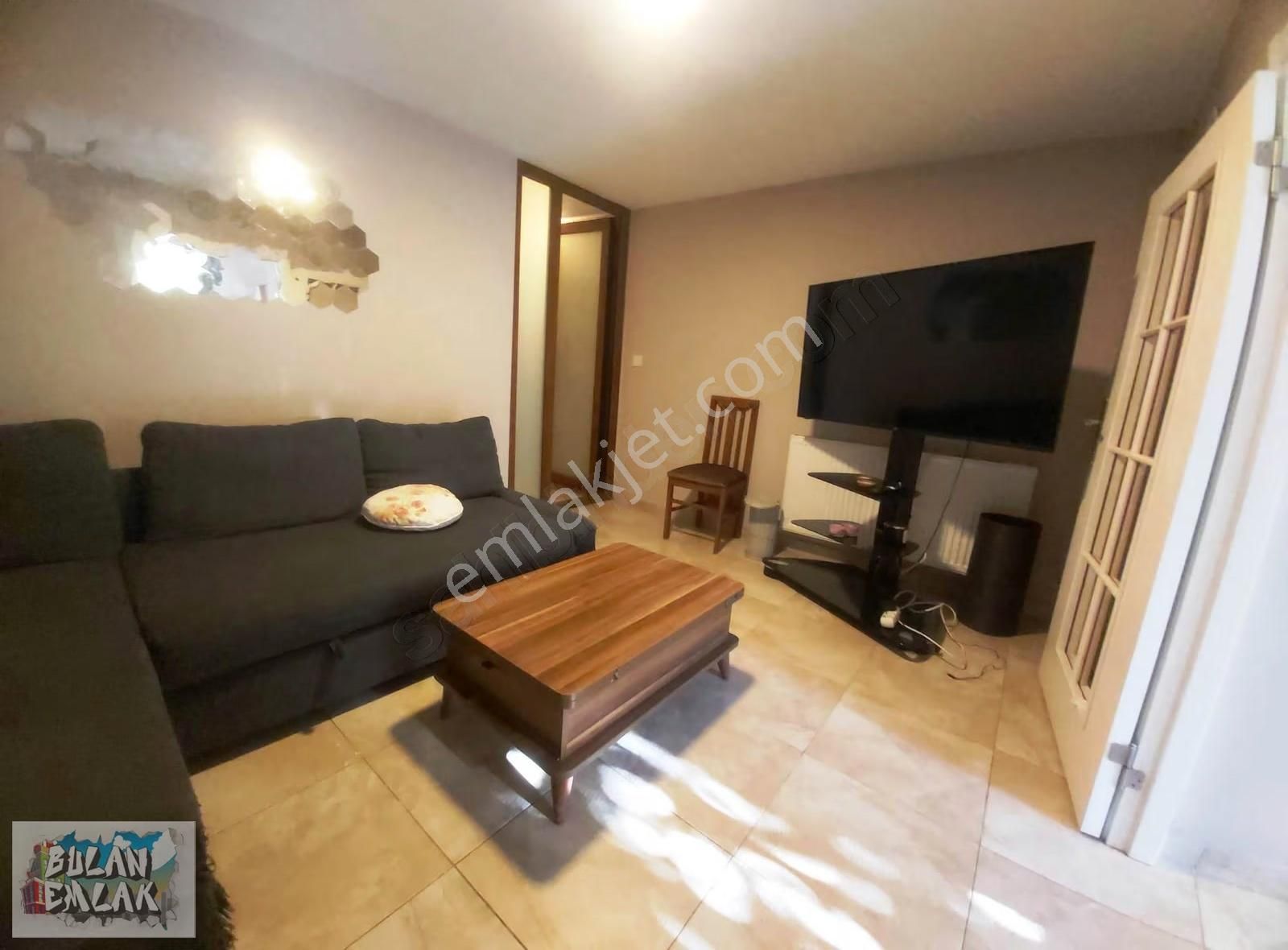 Bulan'dan Ortaköy Balmumcu Arası Eşyalı Otoparklı Bahçeli 1+1