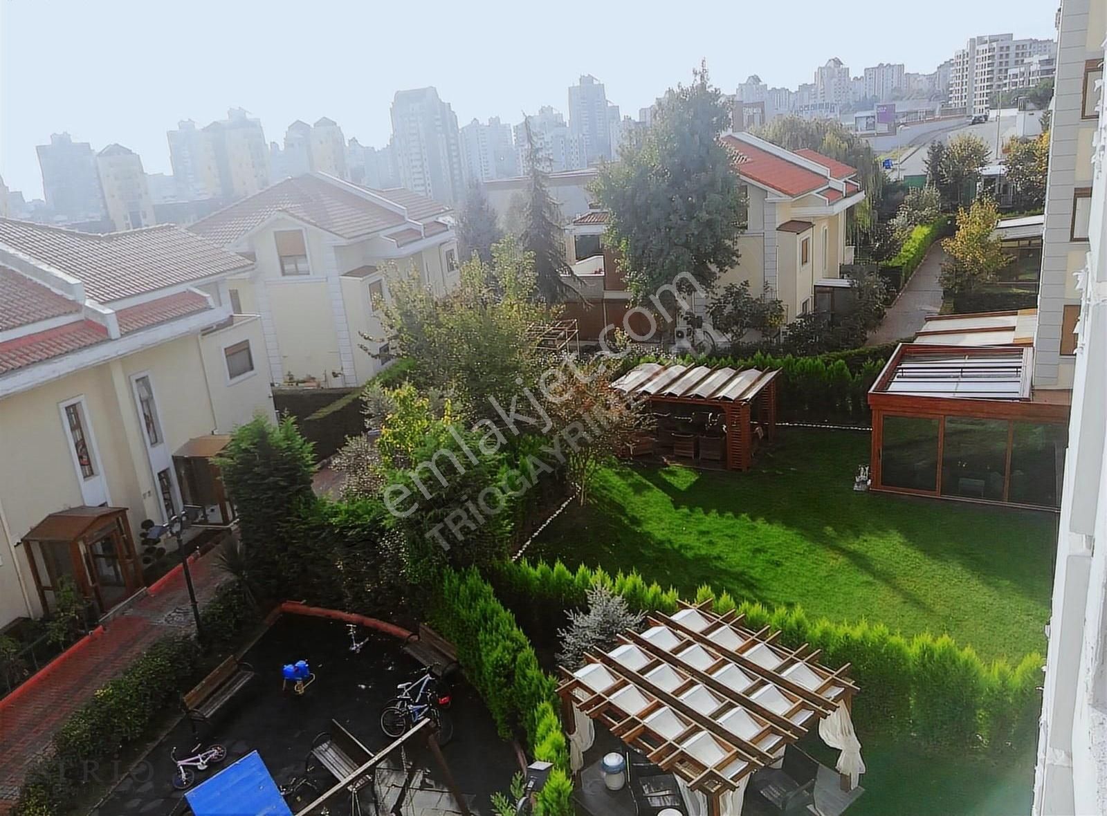 Bahçeşehir Spradon Evlerinde Havuz Manzaralı Satılık Üst Dublex - Görsel 16