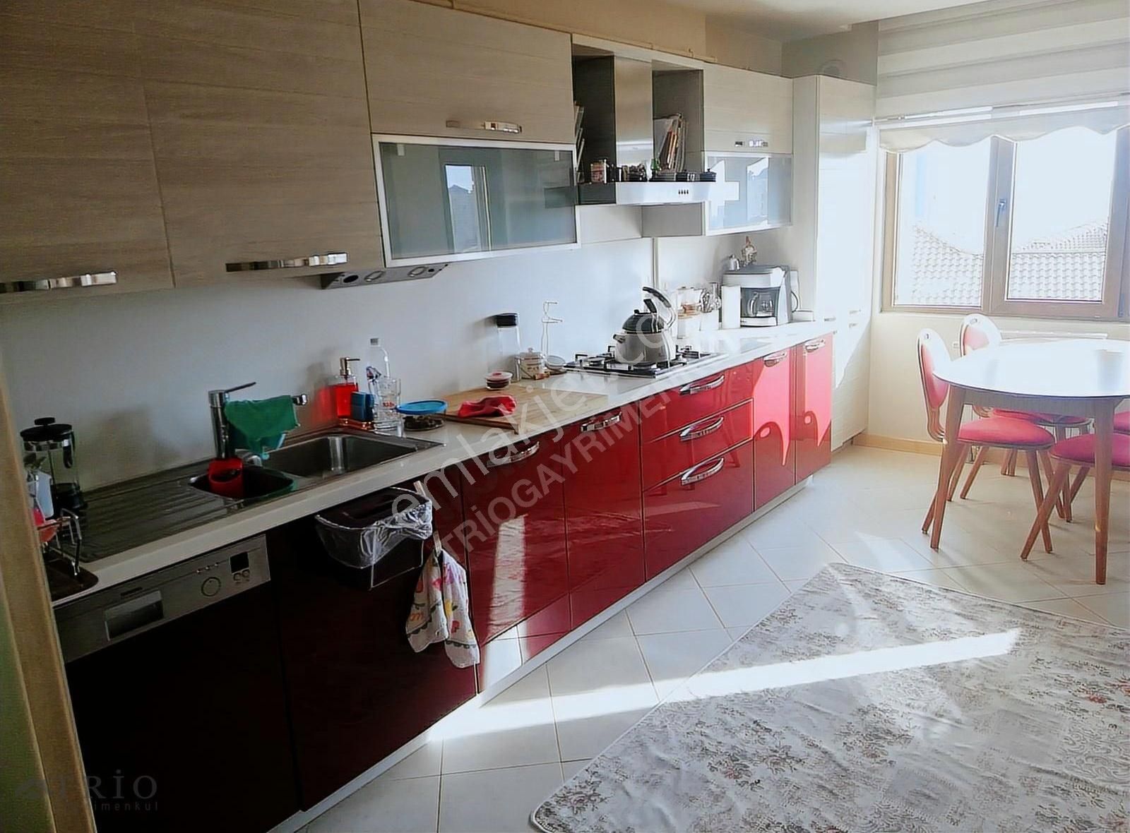 Bahçeşehir Spradon Evlerinde Havuz Manzaralı Satılık Üst Dublex - Görsel 11