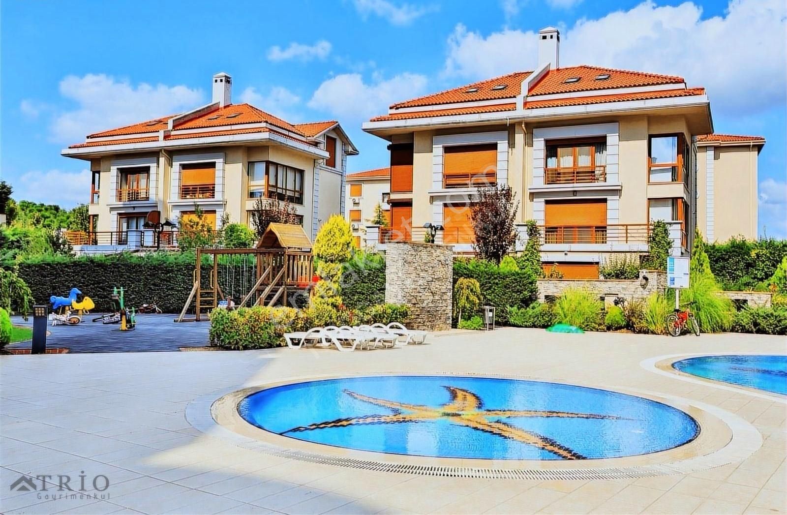 Bahçeşehir Spradon Evlerinde Havuz Manzaralı Satılık Üst Dublex - Görsel 17