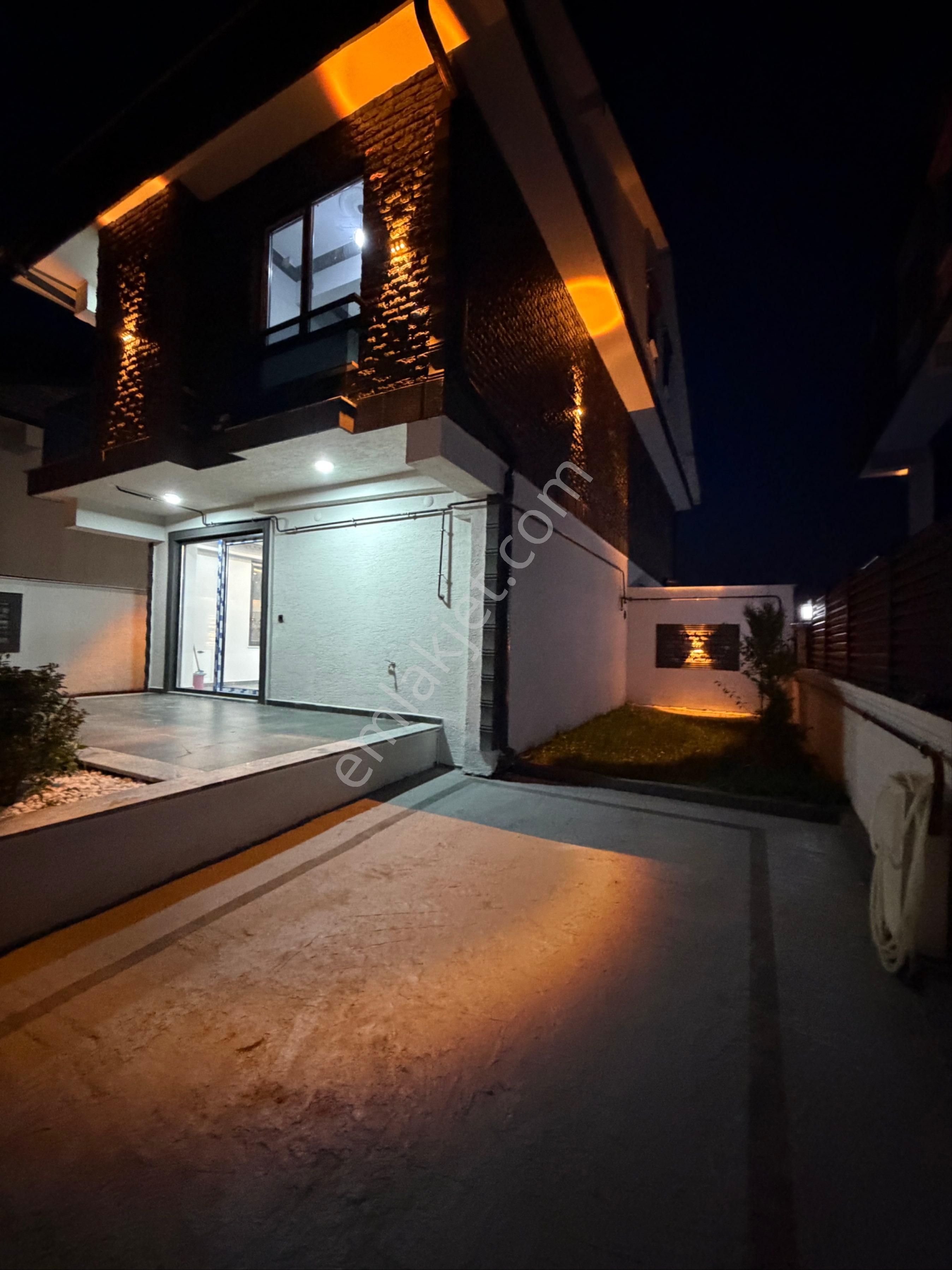 Üstüner Gayrimenkul'den Sakarya Kocaali 'de 4+1 Satılık Triblex - Görsel 8