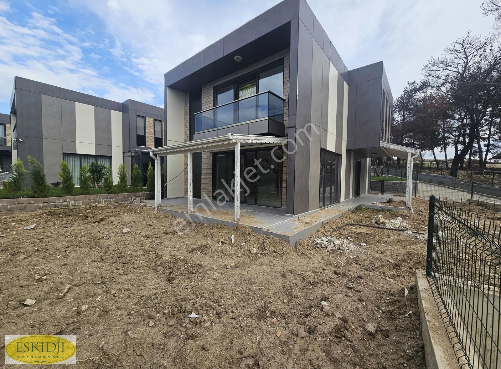 Çanakkale Kale Country'de Site İçi Bahçeli 4+2 Lüks Yaşam