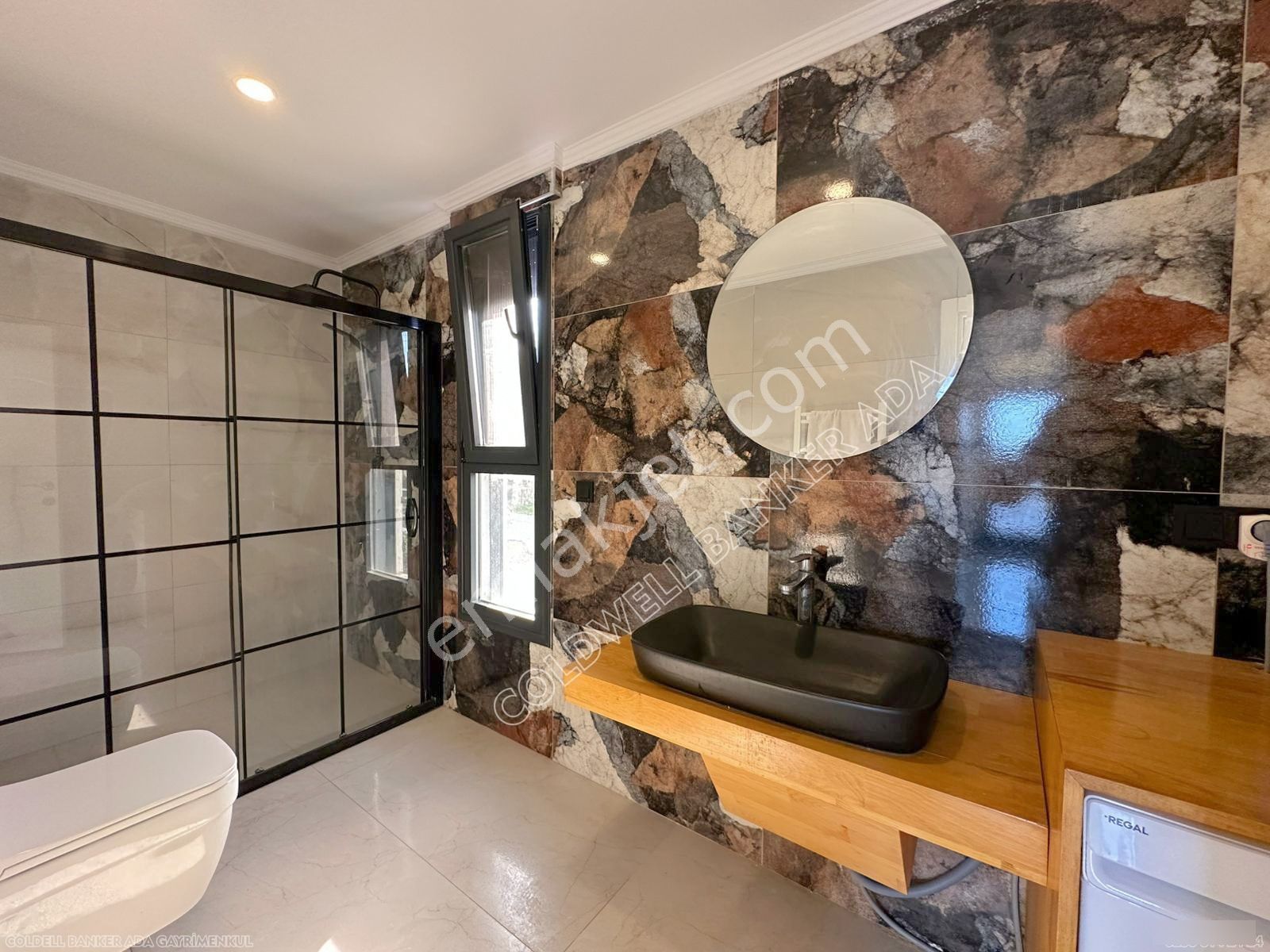 Kuşadası Yaylaköy'de Deniz Manzaralı, Çift Bağımsız Bölümlü 4+2 - Görsel 33