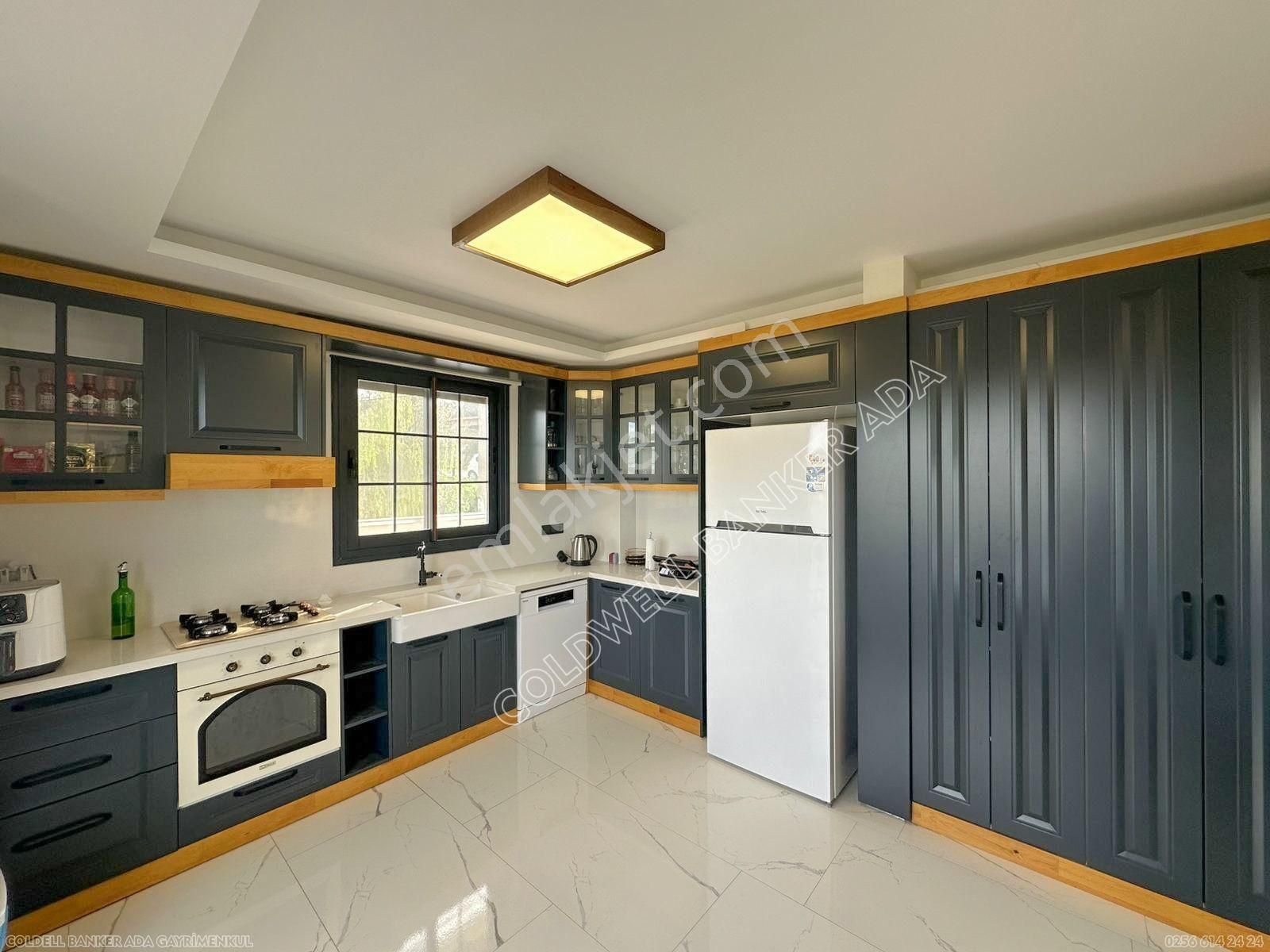 Kuşadası Yaylaköy'de Deniz Manzaralı, Çift Bağımsız Bölümlü 4+2 - Görsel 19