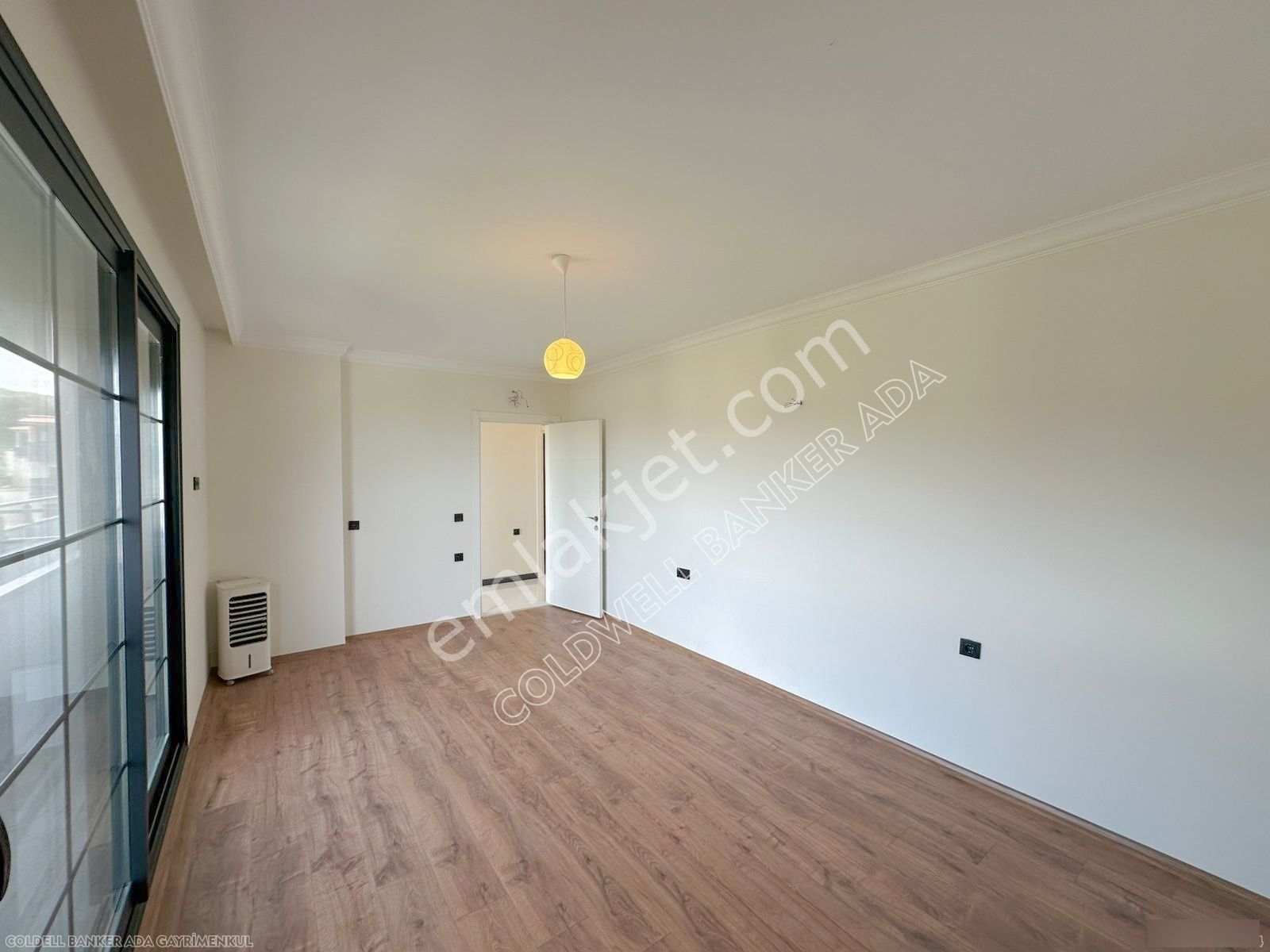 Kuşadası Yaylaköy'de Deniz Manzaralı, Çift Bağımsız Bölümlü 4+2 - Görsel 24