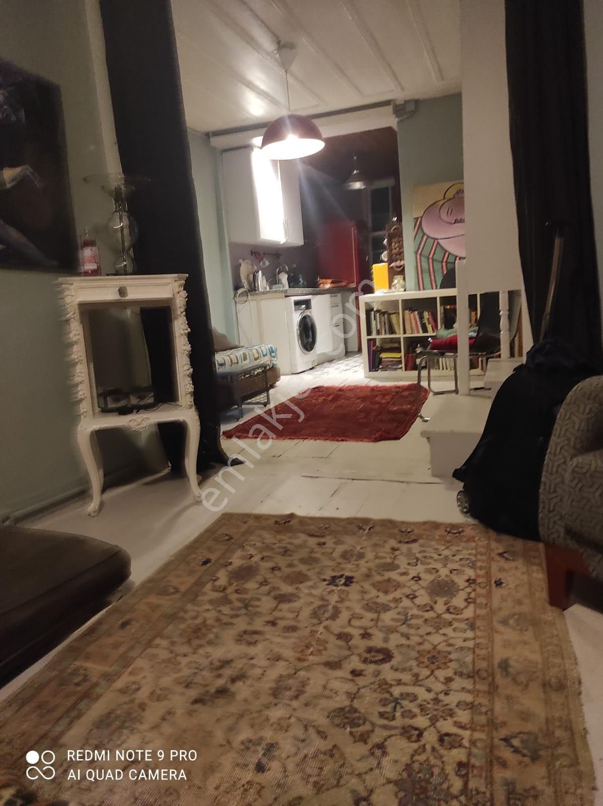 İki Katlı, Ahşap, Bahçeli Ev - Görsel 7