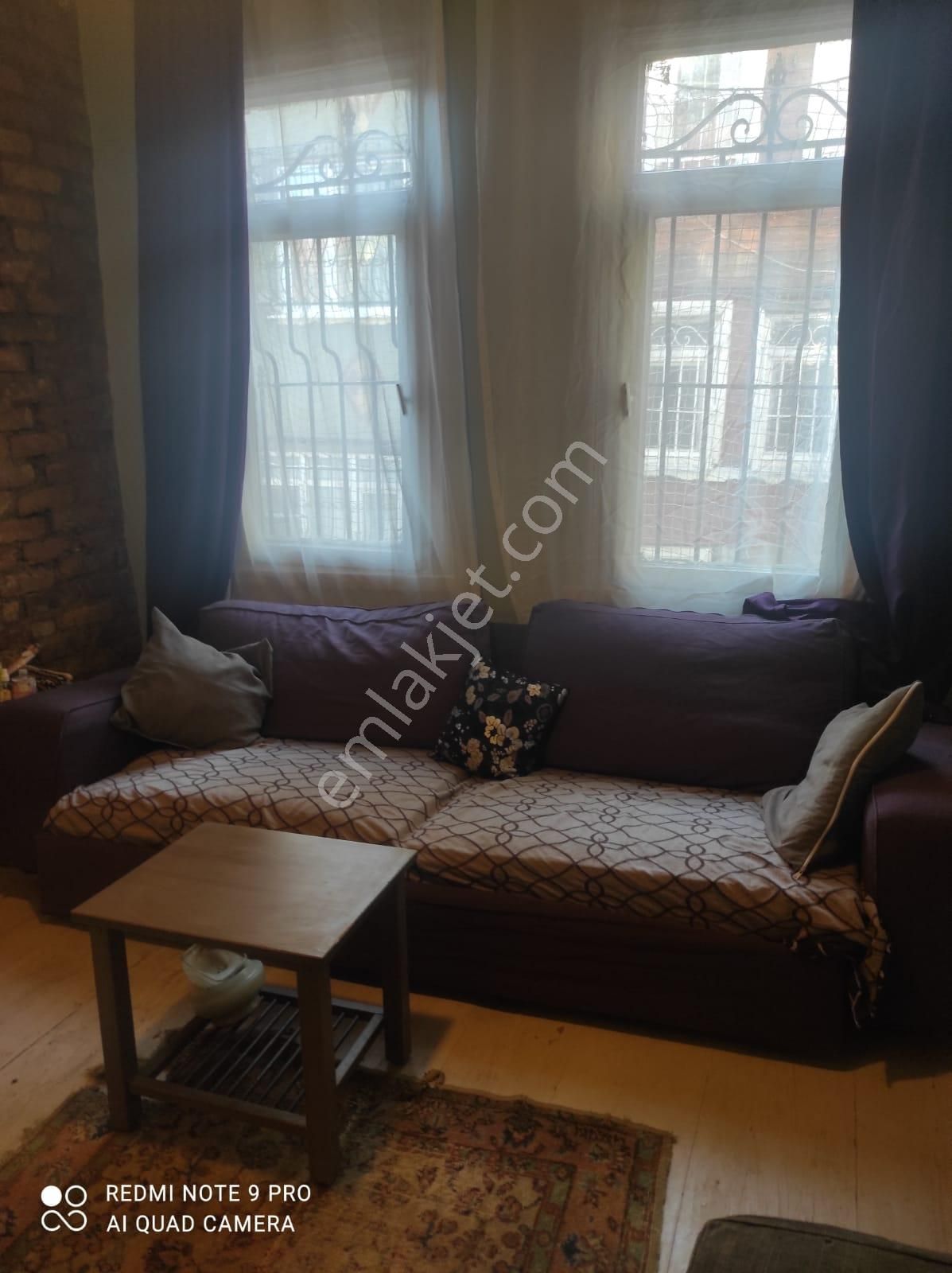 İki Katlı, Ahşap, Bahçeli Ev - Görsel 5