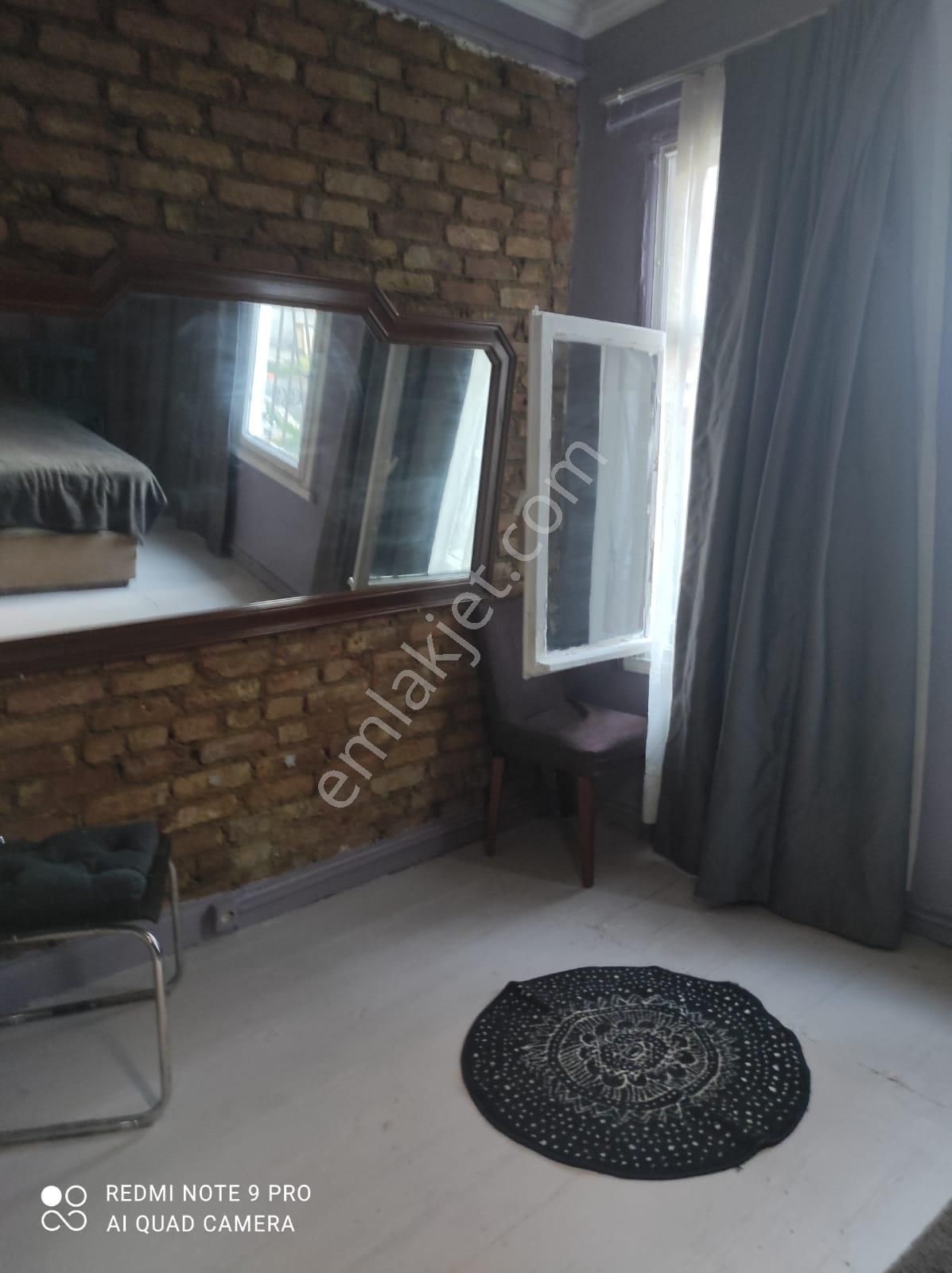 İki Katlı, Ahşap, Bahçeli Ev - Görsel 22