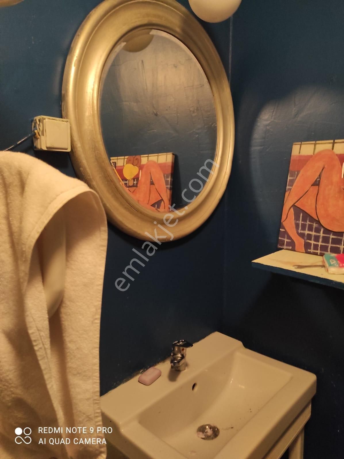 İki Katlı, Ahşap, Bahçeli Ev - Görsel 11